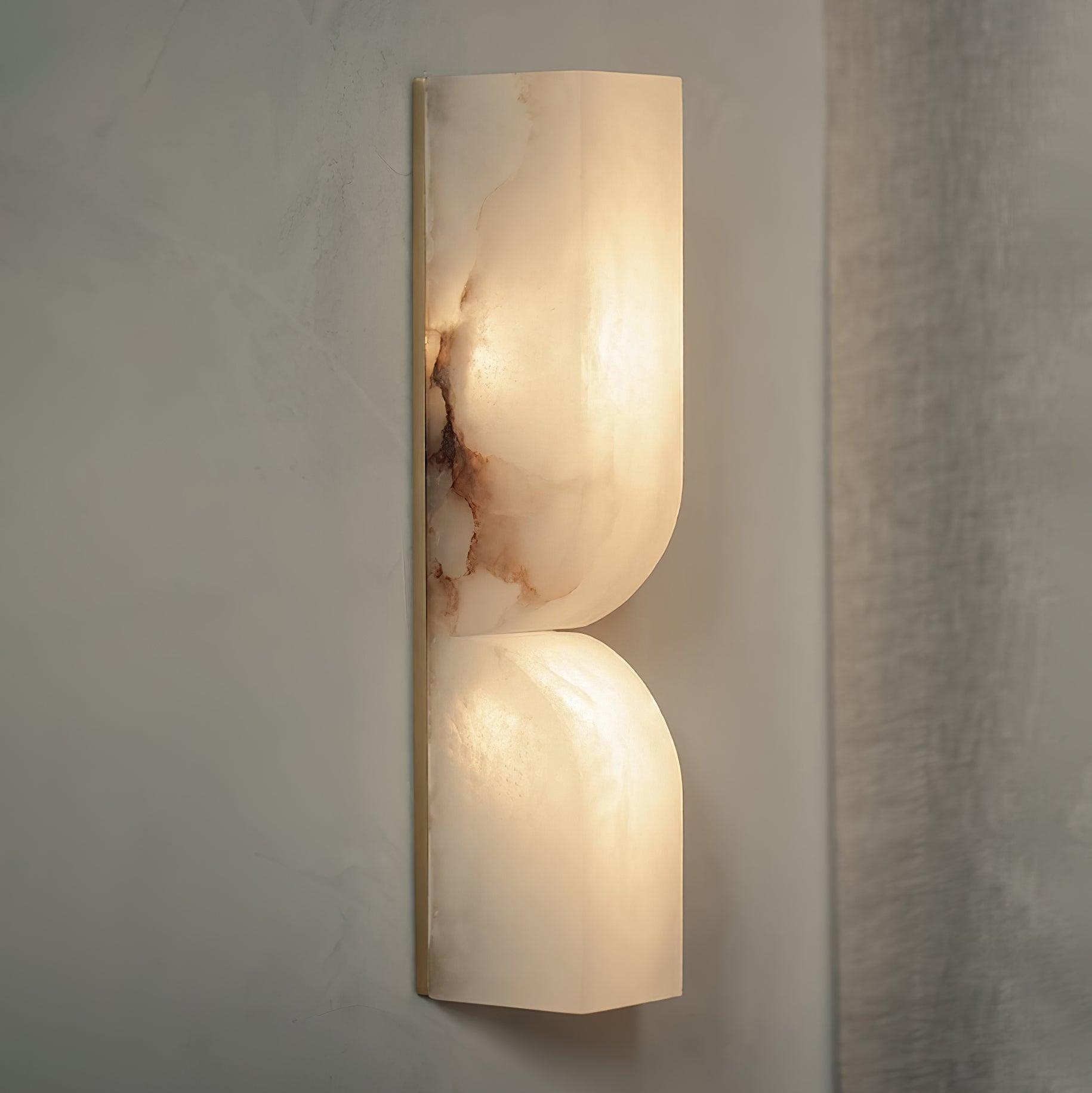 Natuursteen Wandlamp – Massief Alabaster met Organische Vormgeving & Warm Licht | Sansoti