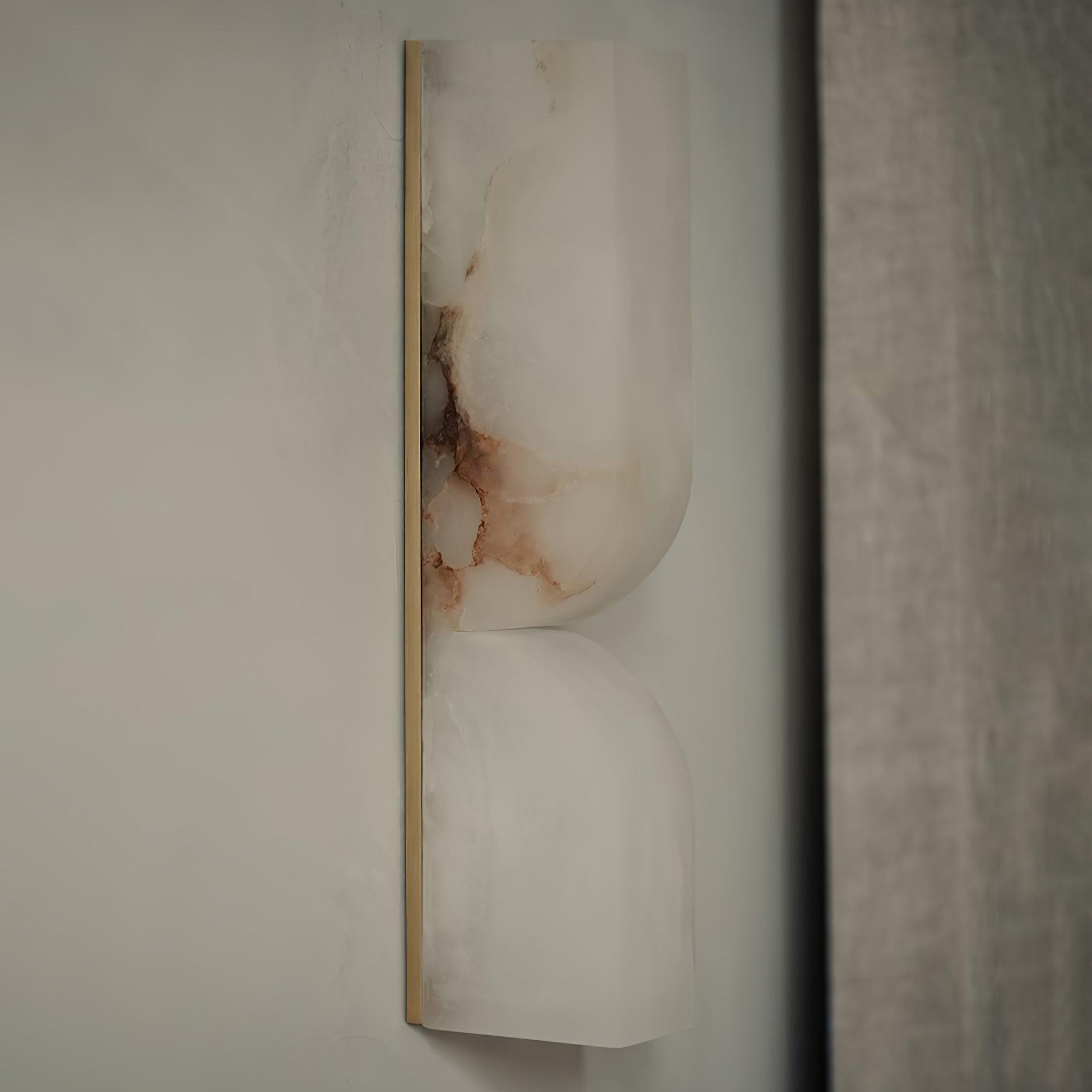 Natuursteen Wandlamp – Massief Alabaster met Organische Vormgeving & Warm Licht | Sansoti