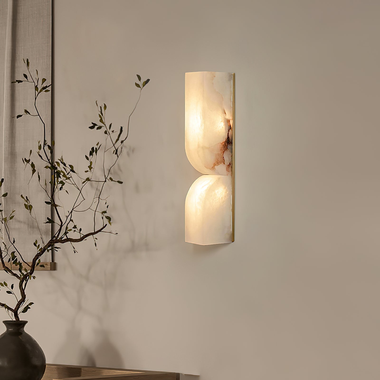 Natuursteen Wandlamp – Massief Alabaster met Organische Vormgeving & Warm Licht | Sansoti