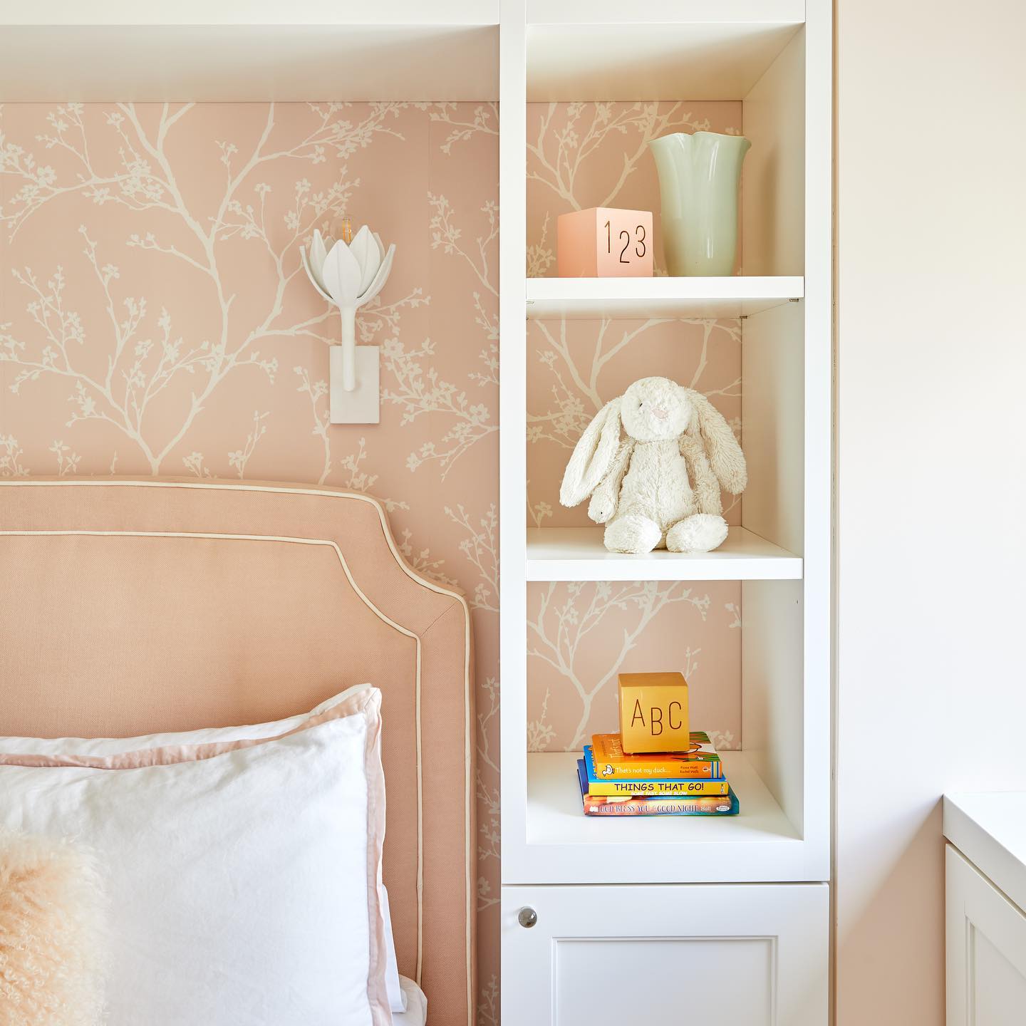Design Wandlamp met Bloemvorm in Messing en Gips – Artistieke Wandverlichting Geïnspireerd op Giacometti voor Woonkamer en Hal | Sansoti