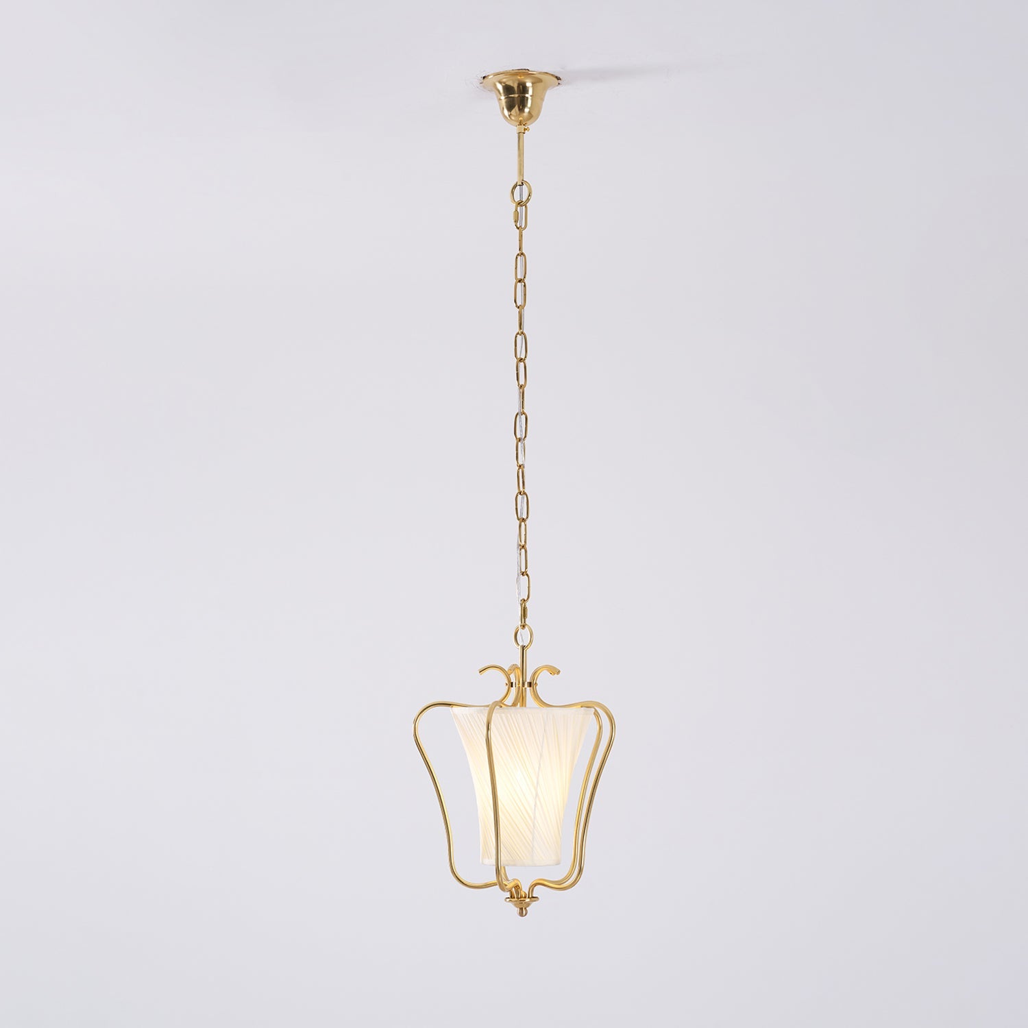 Vintage Hanglamp met Messing Afwerking en Plooistof Kap – Warm Lantaarnontwerp voor Keuken en Hal | Sansoti