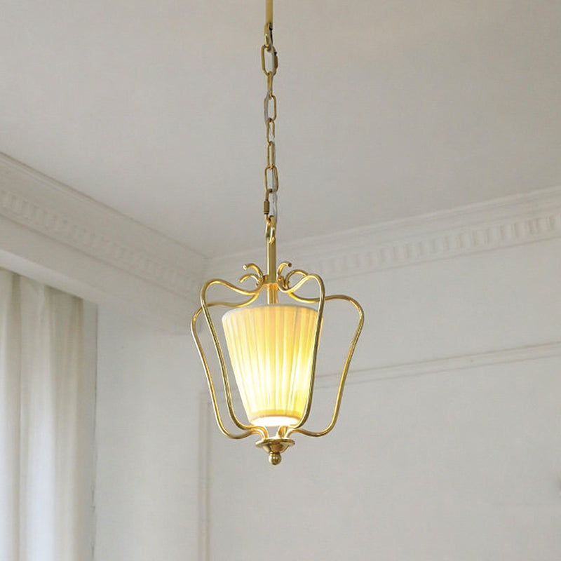Vintage Hanglamp met Messing Afwerking en Plooistof Kap – Warm Lantaarnontwerp voor Keuken en Hal | Sansoti