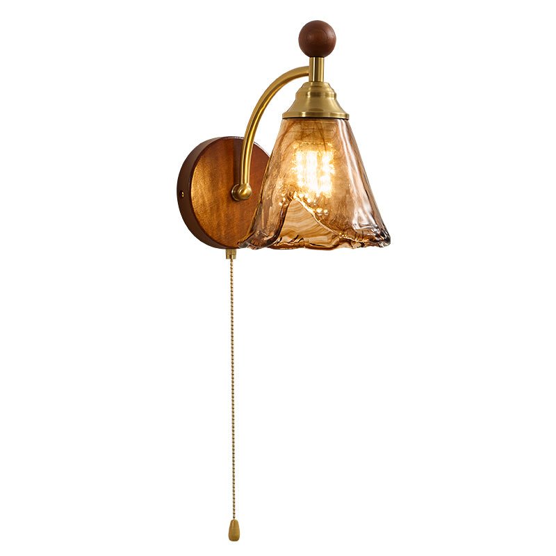 Vintage Wandlamp Met Amber Glazen Kap En Houten Wandplaat In Walnootkleur | Sansoti