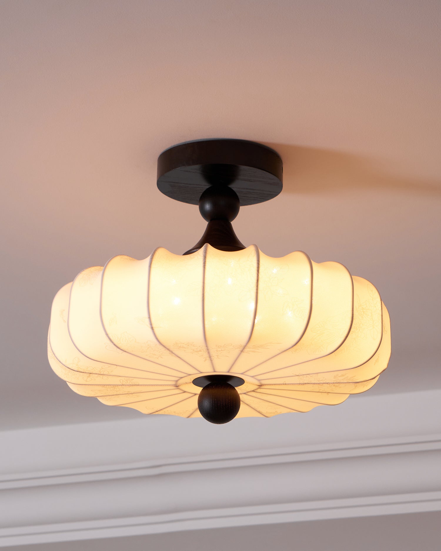 Anela Plafondlamp Walnoot met Beige Gevlochten Kap – Retro Scandinavische Hanglamp met Geïntegreerde LED – Dimbare Plafondverlichting | Sansoti