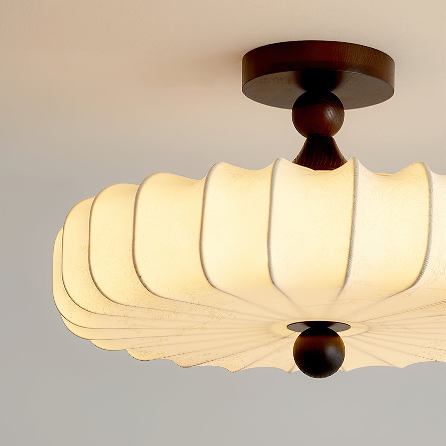 Anela Plafondlamp Walnoot met Beige Gevlochten Kap – Retro Scandinavische Hanglamp met Geïntegreerde LED – Dimbare Plafondverlichting | Sansoti