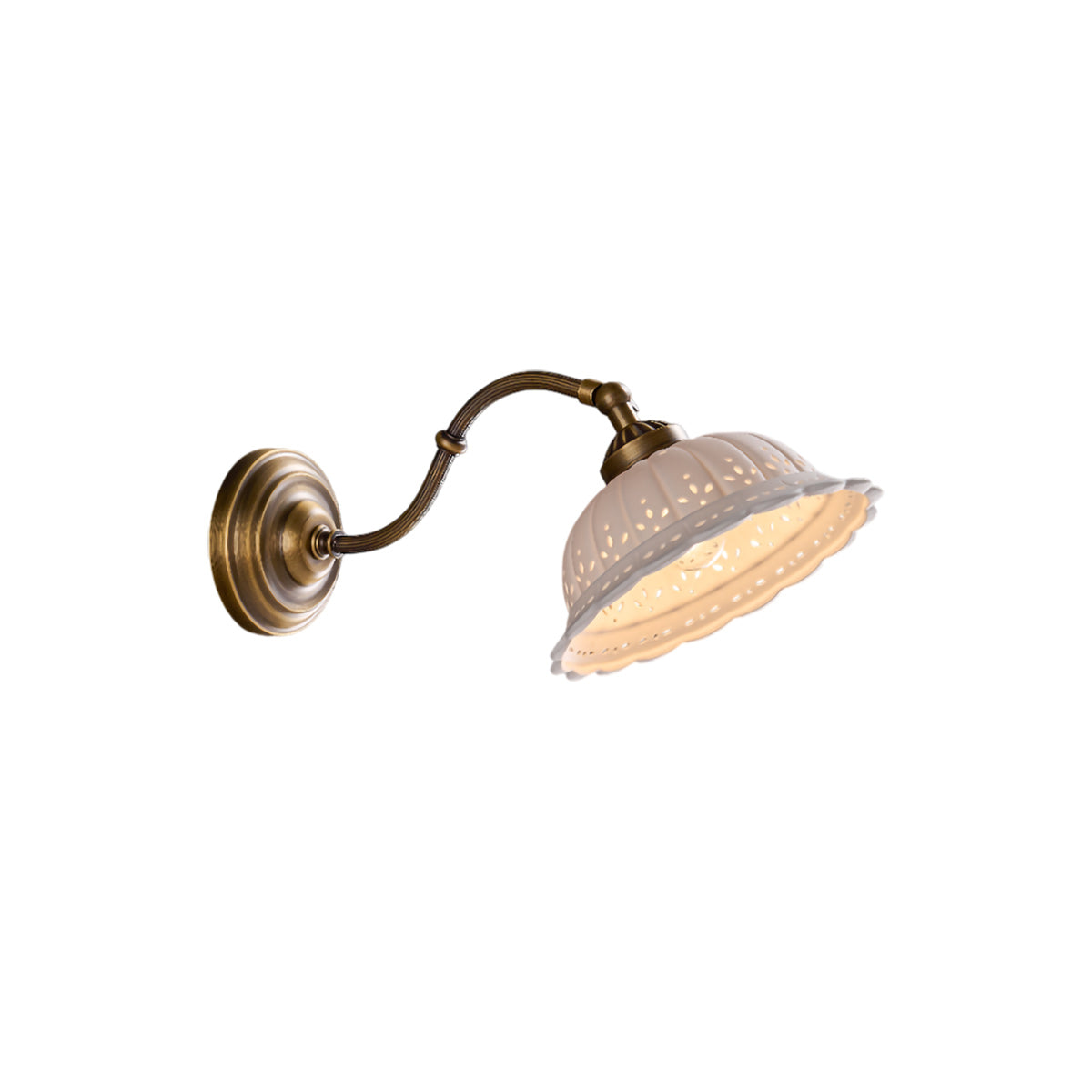 Keramische Wandlamp met Messing Armature | Vintage Victorian Stijl | Antique Brass Finish & Opengewerkte Kap | Sansoti