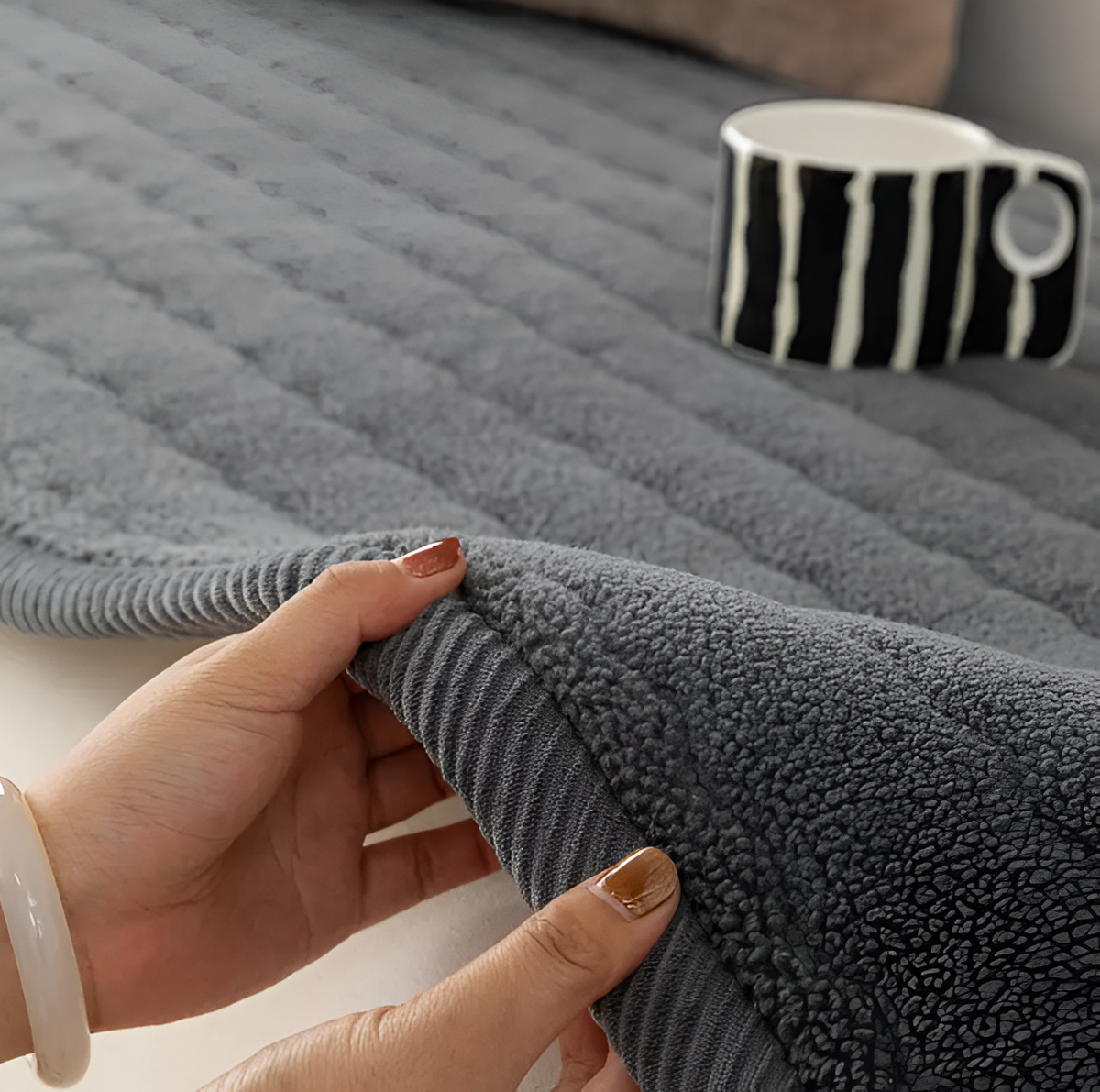 Rutschfester Polyester-Sofabezug, Schutz vor Haustieren, fleckenabweisend, waschbar, Möbelschutz | Sansoti