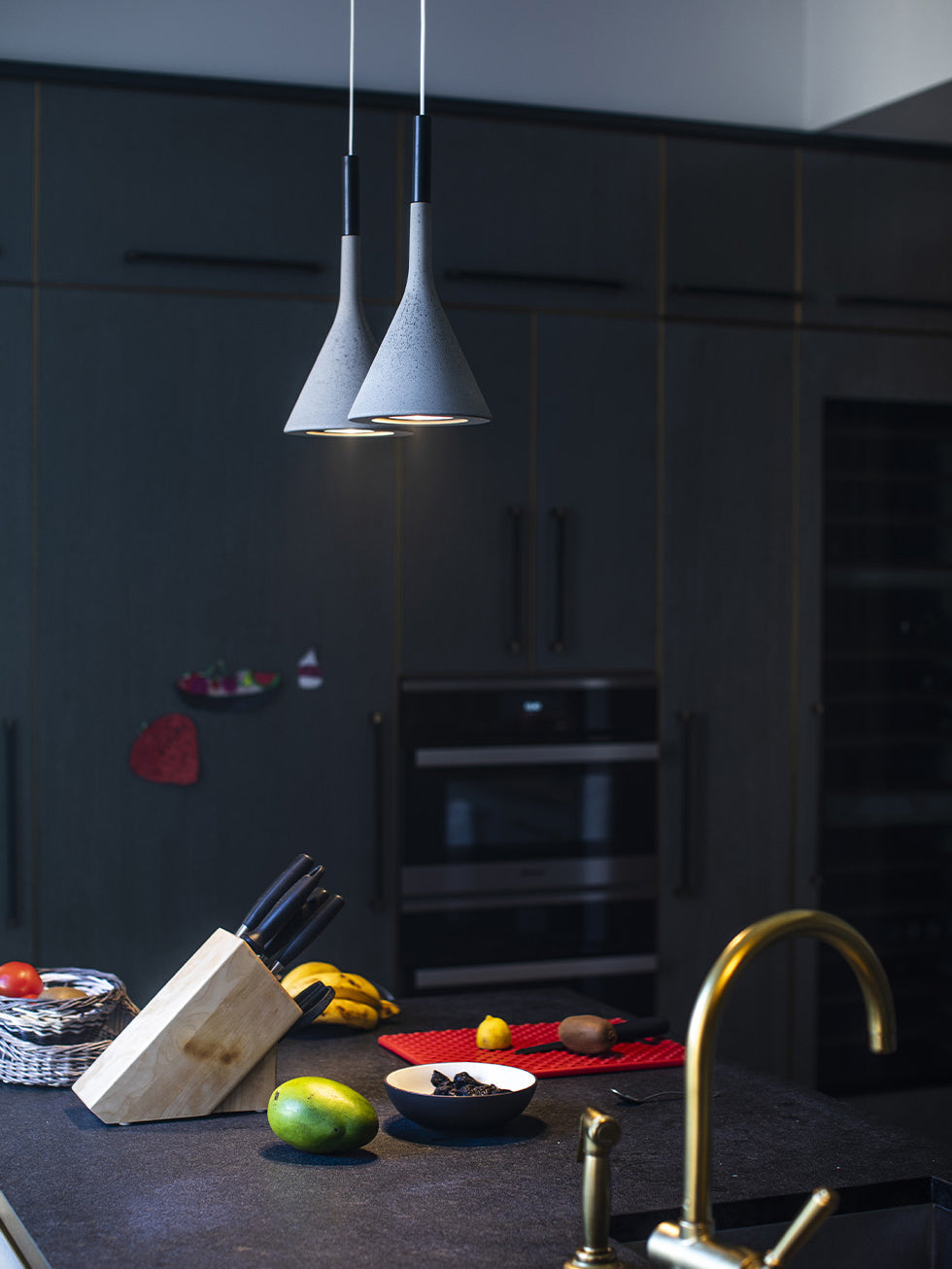 Betonnen Hanglamp Conisch Design Grijs Zwart Wit Rood Minimalistisch Eetkamer Woonkamer Slaapkamer Sfeervol E26 E27 Fitting | Sansoti