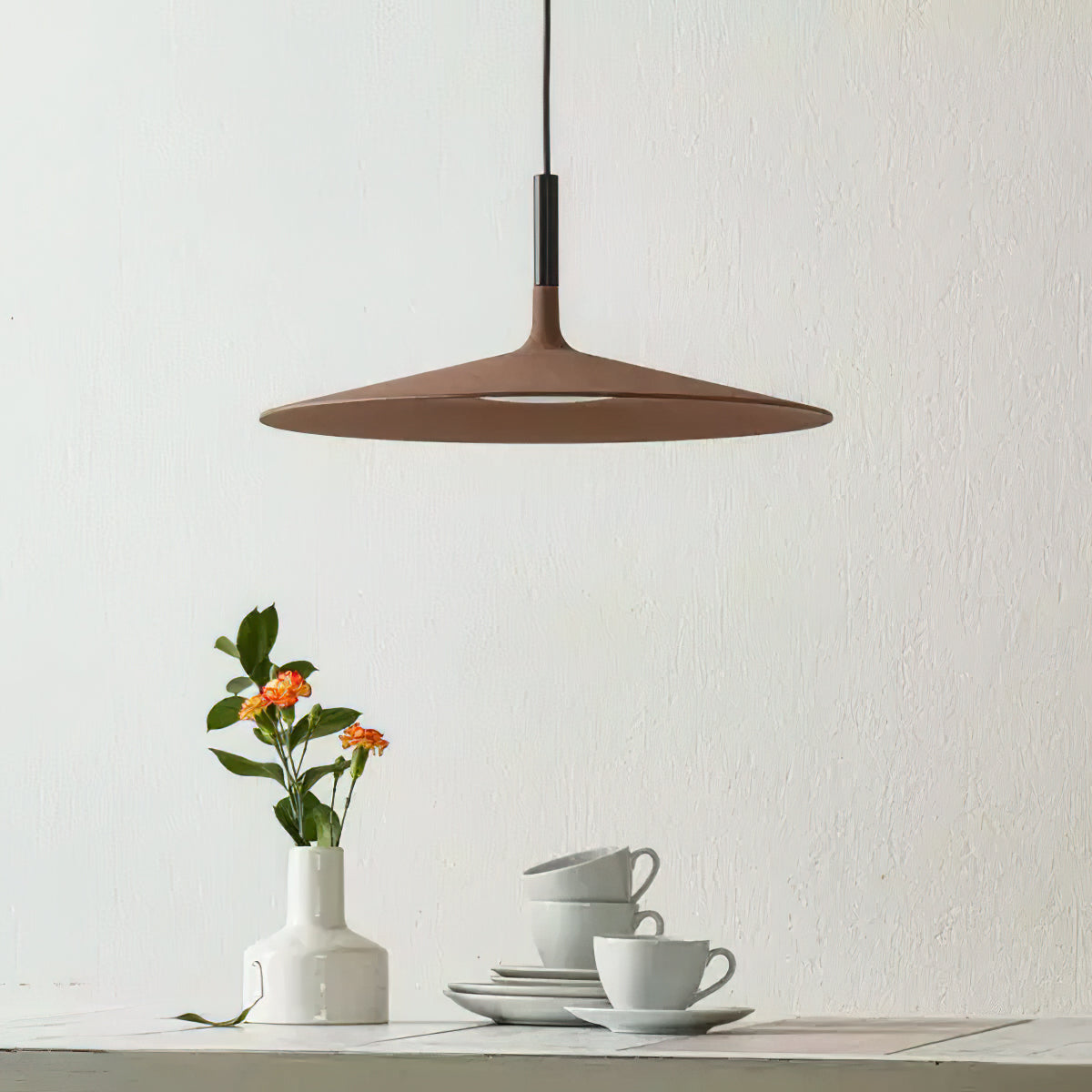 Hanglamp met Conische Kap – Resin Sculptural Pendant in Zes Kleuren, Geïntegreerde LED 3000K of Dimbaar, Moderne Lamp voor Eetkamer Keukeneiland | Sansoti