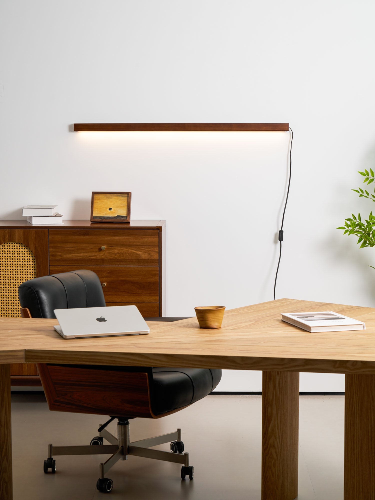 Ronde Houten Wandlamp met LED — Scandinavisch Design met Dimfunctie — Verkrijgbaar in Drie Maten | Sansoti