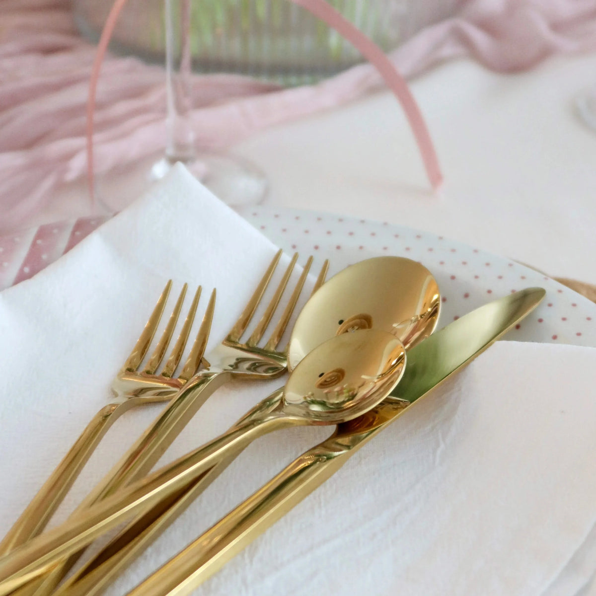 30-piece cutlery set, 18/10 stainless steel, gold, black, silver, rose, modern design, durable, for everyday use | Sansoti