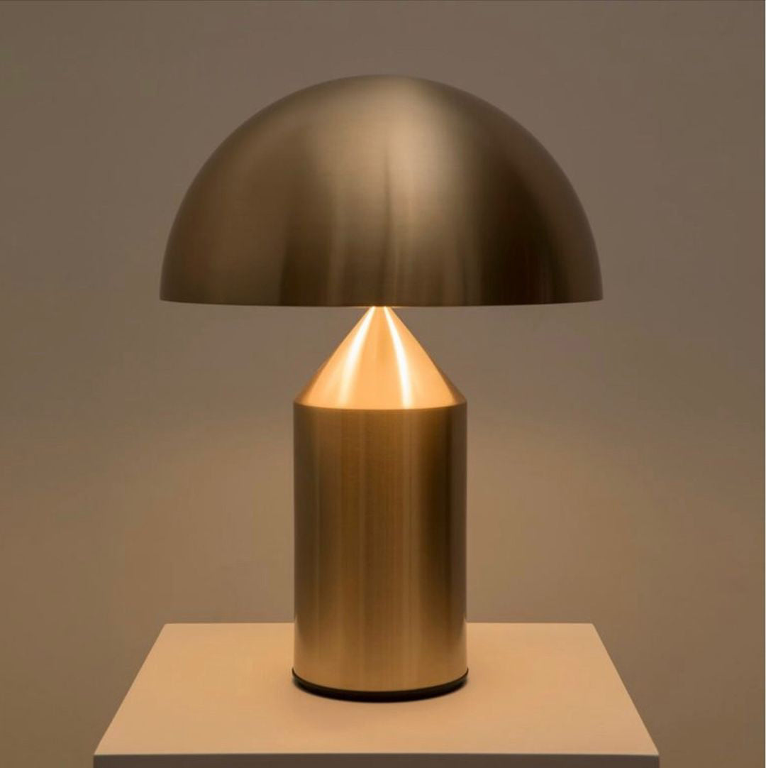Metalen Tafellamp met Geometrische Vormen — Iconisch Italiaans Design in Twee Maten — Vijf Afwerkingen Verkrijgbaar | Sansoti