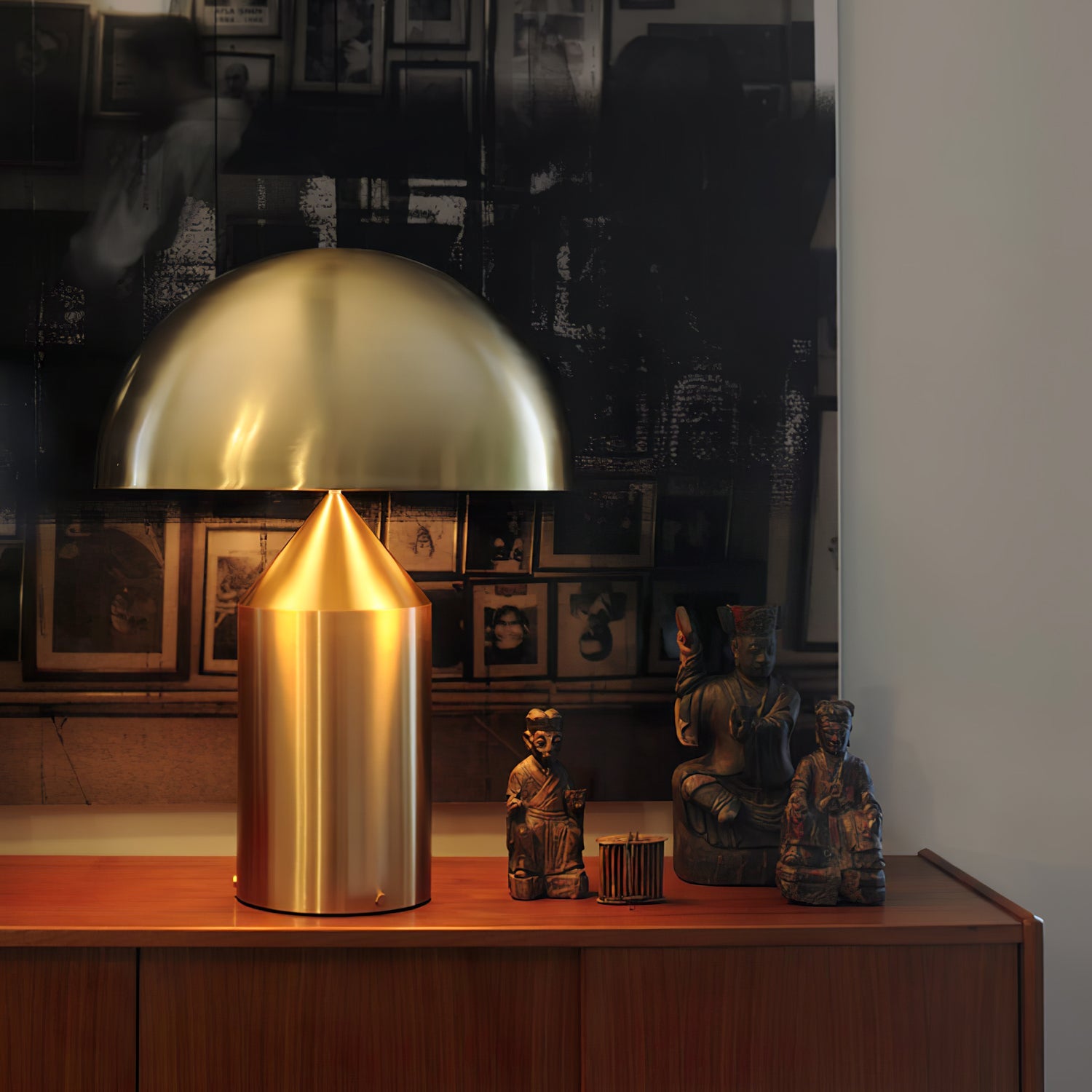 Metalen Tafellamp met Geometrische Vormen — Iconisch Italiaans Design in Twee Maten — Vijf Afwerkingen Verkrijgbaar | Sansoti