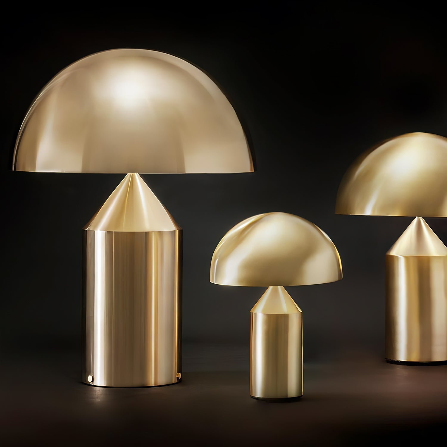 Metalen Tafellamp met Geometrische Vormen — Iconisch Italiaans Design in Twee Maten — Vijf Afwerkingen Verkrijgbaar | Sansoti