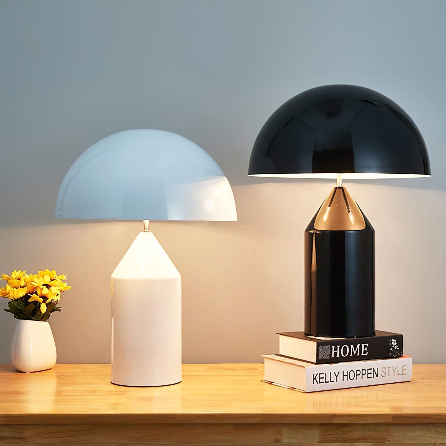 Metalen Tafellamp met Geometrische Vormen — Iconisch Italiaans Design in Twee Maten — Vijf Afwerkingen Verkrijgbaar | Sansoti