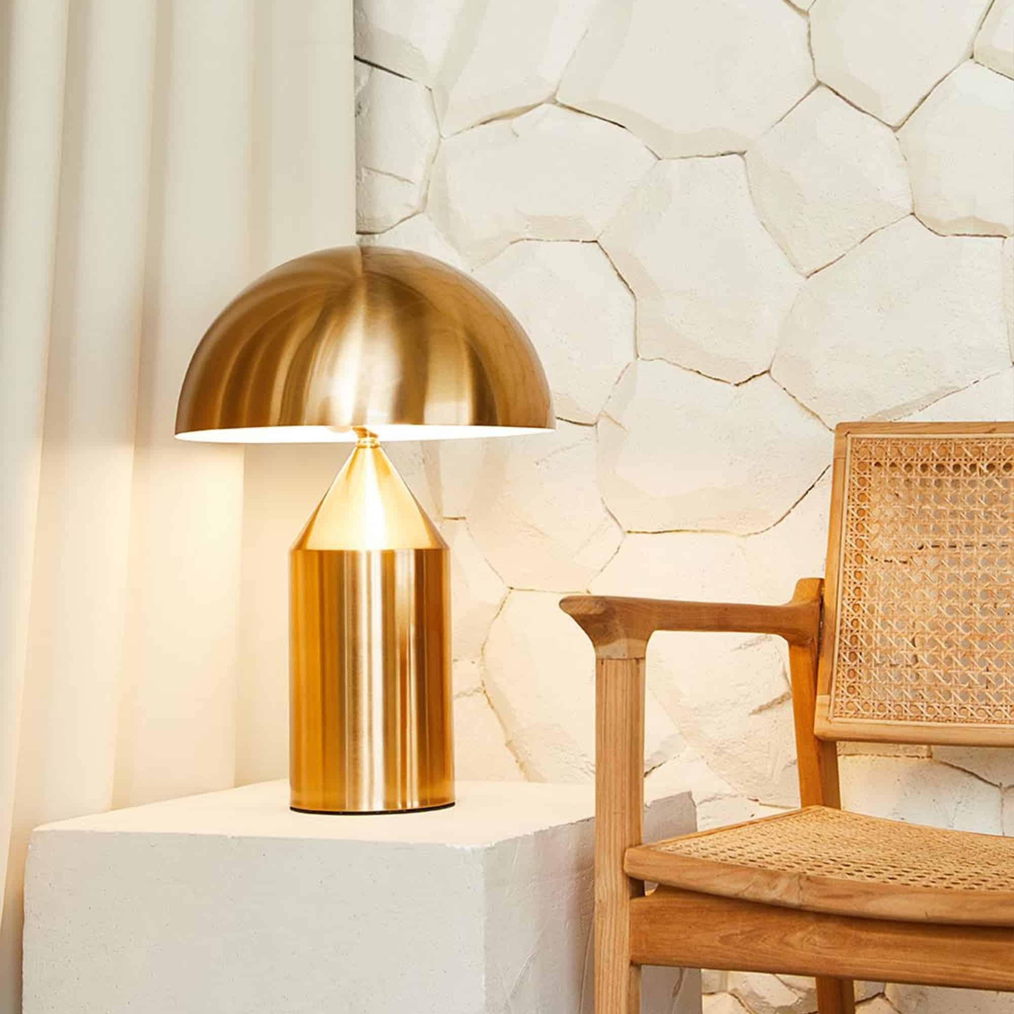 Metalen Tafellamp met Geometrische Vormen — Iconisch Italiaans Design in Twee Maten — Vijf Afwerkingen Verkrijgbaar | Sansoti