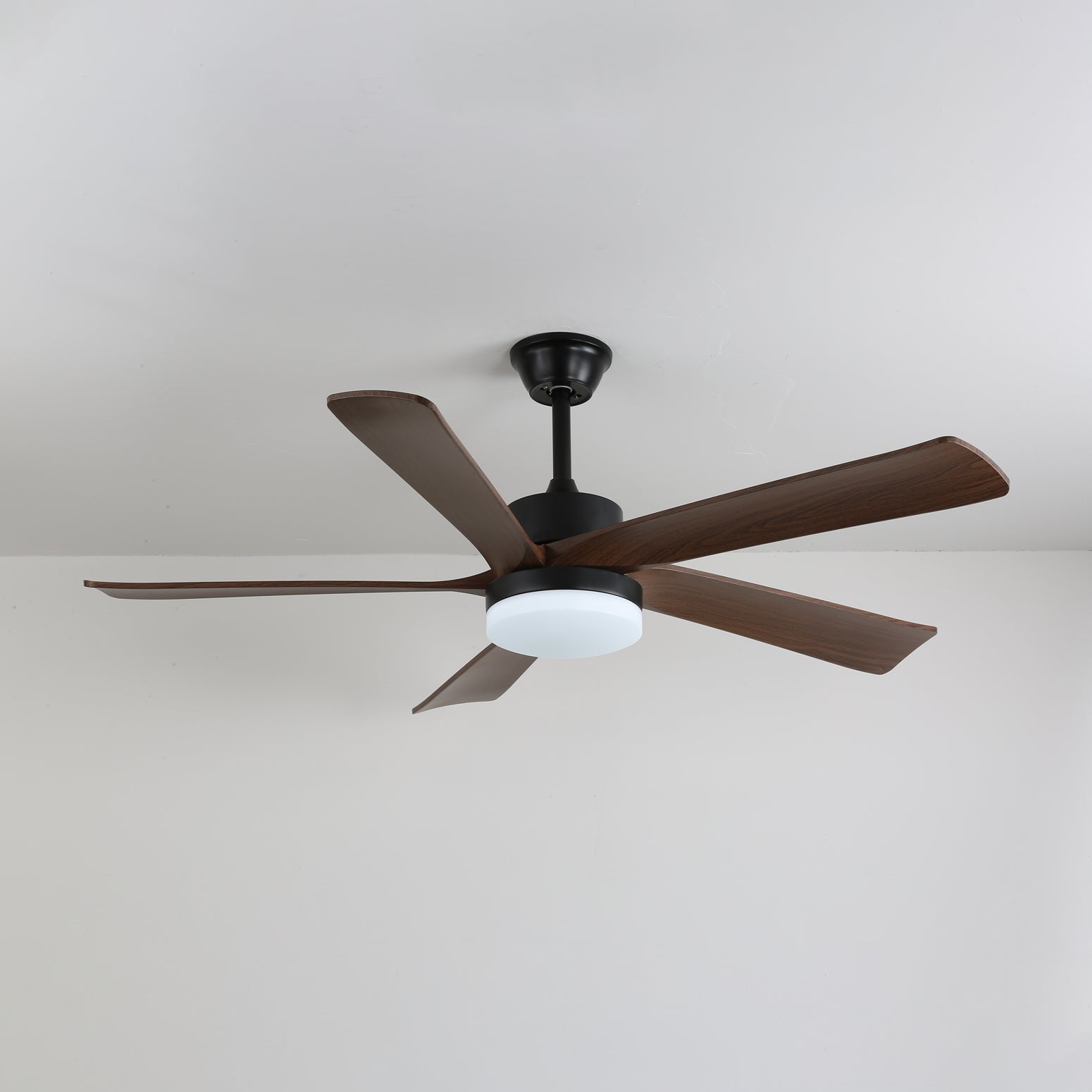 Modern ceiling fan with lighting and wooden blades – 6 speeds LED ceiling fan wood – quiet ceiling fan with remote control – Scandinavian fan lamp black and walnut for living room bedroom | Sansoti