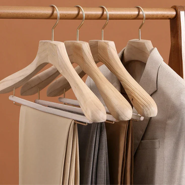 Houten Kledinghangers Kamferhout Brede Schouders Anti-Slip Coating Garderobe Opbergsysteem Premium Kwaliteit | Sansoti