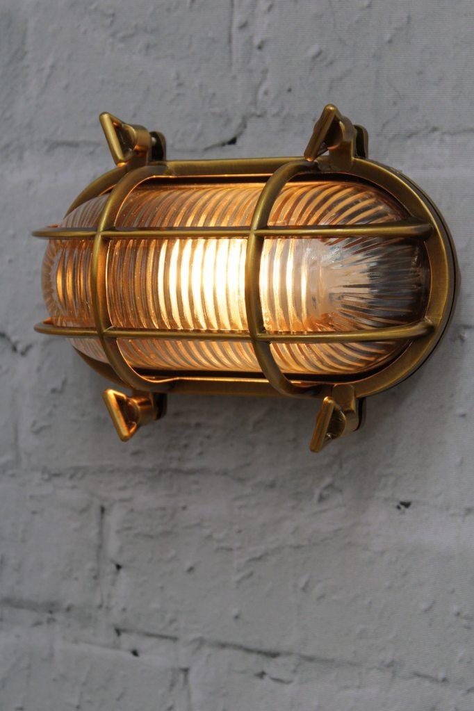 Oval Outdoor Wall Lamp with Protective Cage and Ribbed Glass – Vintage Nautical Design – IP64 Waterproof | Sansoti