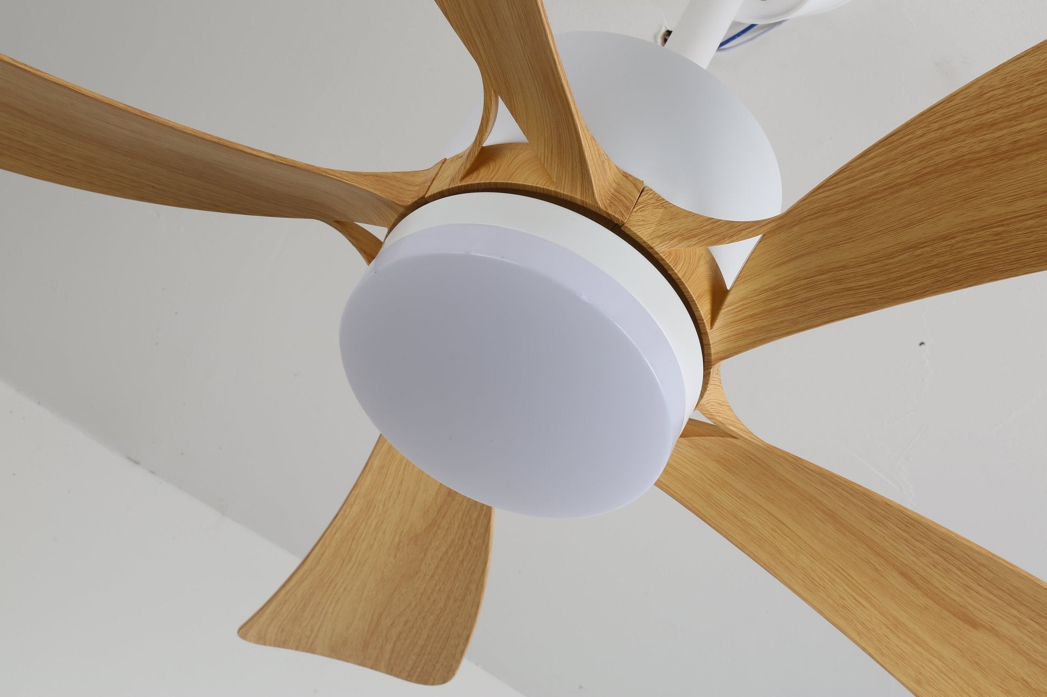Moderne plafondventilator met geïntegreerde LED-verlichting in hout en metaal | Afstandsbediening 6-snelheden dimbaar voor woonkamer slaapkamer energiezuinig stil design 107cm 132cm | Sansoti