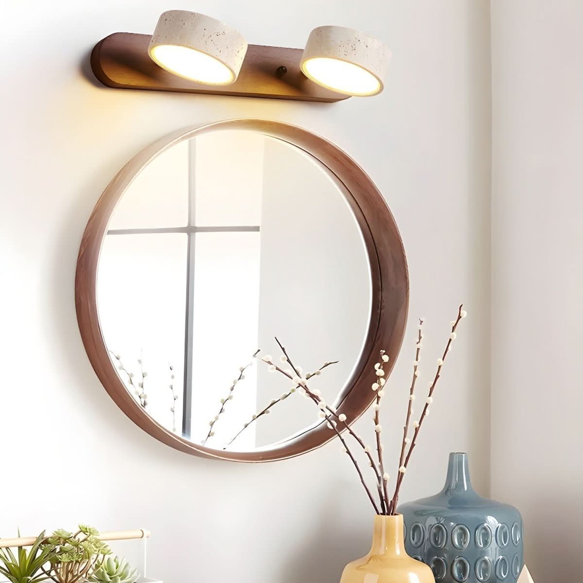 Applique murale LED en travertin et pierre naturelle avec accent en bois, lumière chaude, éclairage architectural et d’ambiance moderne | Sansoti