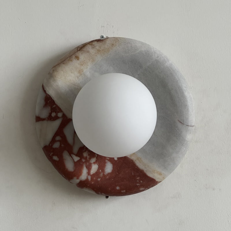 Runde Design-Wandleuchte mit Marmorrückwand und Glaskugel für Flur und Schlafzimmer | Restfield