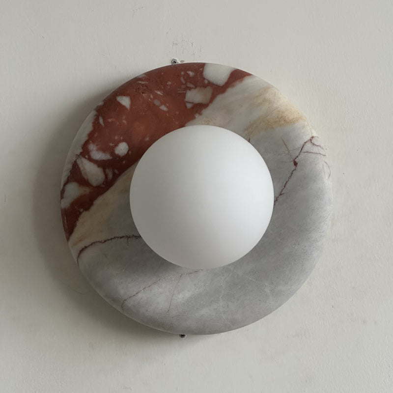 Runde Design-Wandleuchte mit Marmorrückwand und Glaskugel für Flur und Schlafzimmer | Restfield