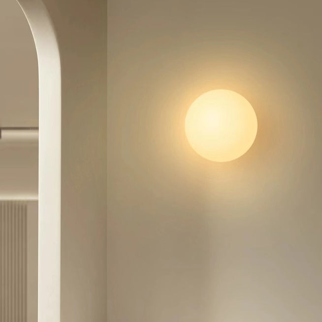 Glas-Wandleuchte in Kugelform, minimalistisches Design, für Schlafzimmer, Flur und Wohnzimmer, stimmungsvolle Beleuchtung, rundes, modernes Interieur | Sansoti