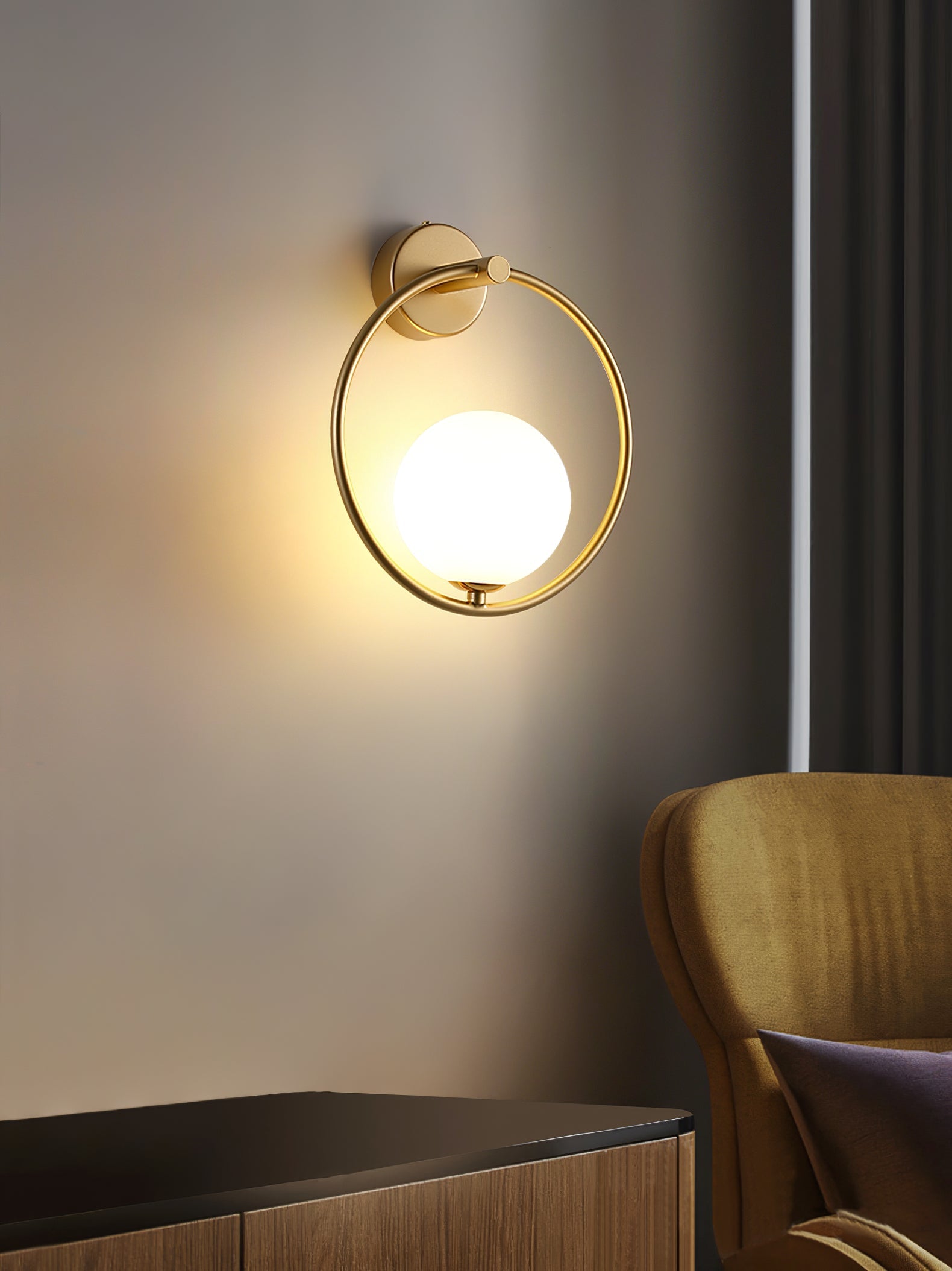 Design Wandlamp Goud Wit Glas Sfeerlicht Modern Interieur Woonaccessoires Stijlvolle Verlichting | Sansoti