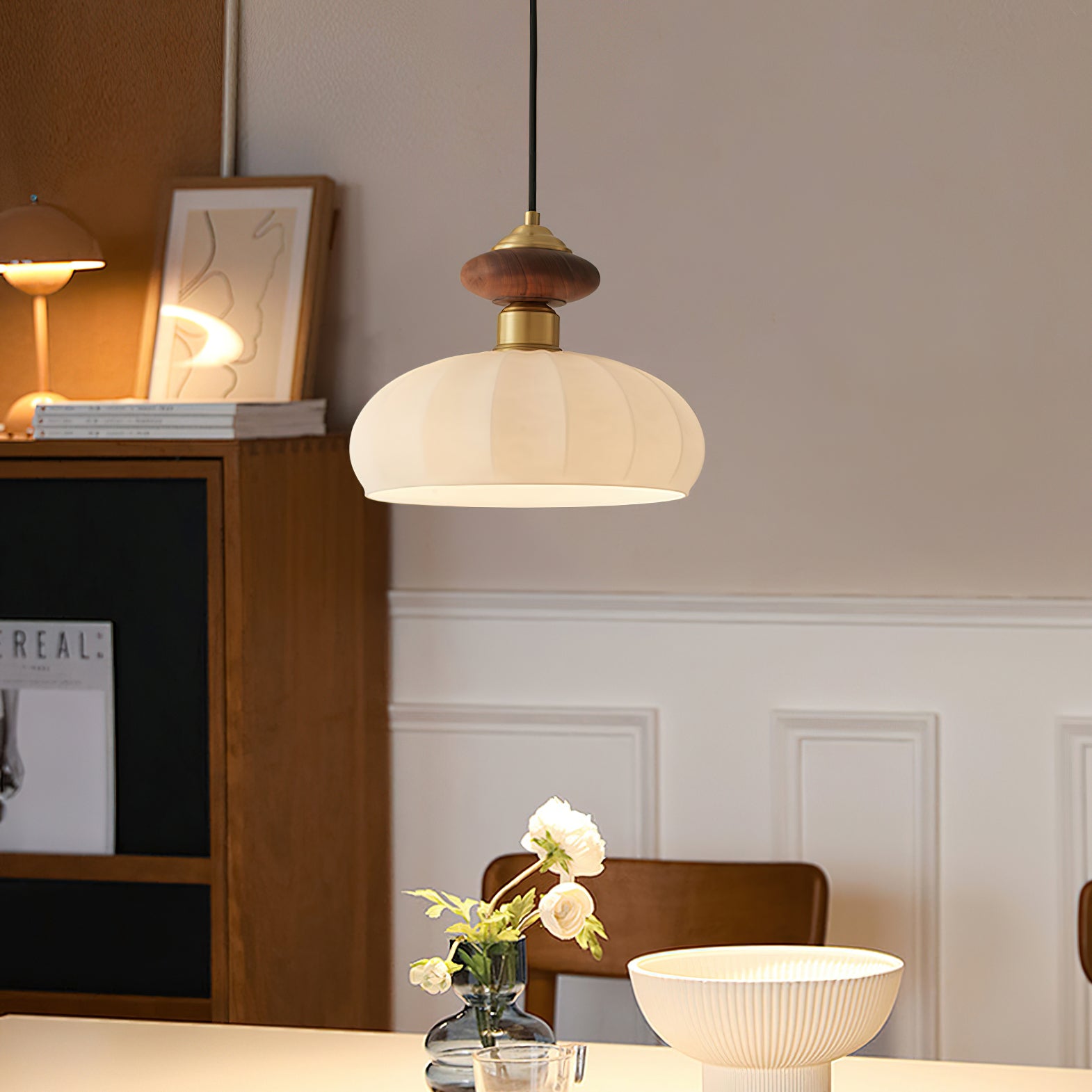 Glazen Hanglamp Bailey met Walnoten Houten Top | Retro Vintage Verlichting Koper Messing | Keukeneiland Eettafel Ontbijthoek | Eetkamer Hanglampen Glas | Skandinavisch Interieur | Sansoti