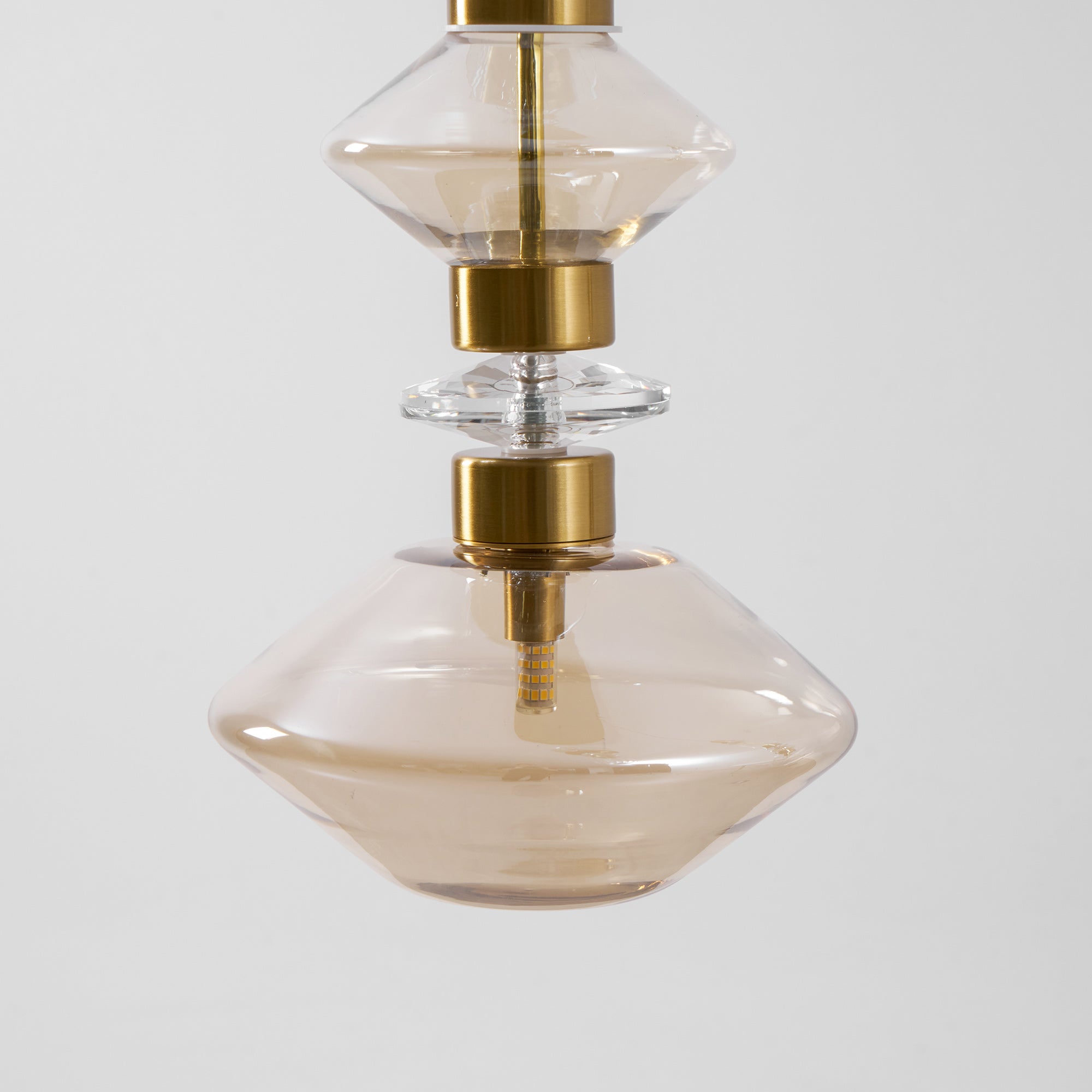 Glazen Hanglamp met Koperen Afwerking en Elegante Bolvorm voor Woonkamer en Eetkamer | Sansoti