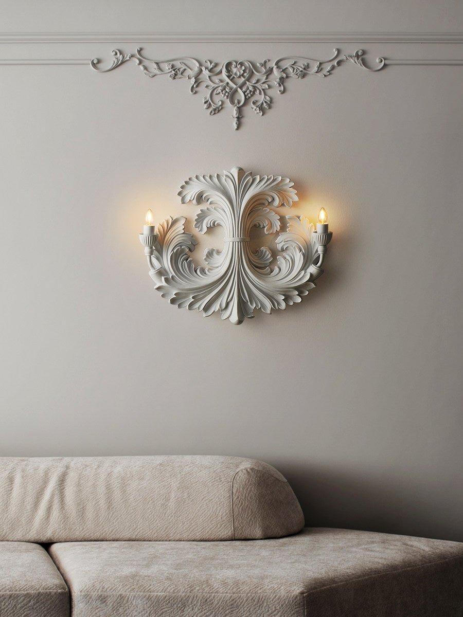 Applique murale baroque classique avec détails floraux en plâtre et double source lumineuse pour éclairage d'ambiance intérieur | Restfield