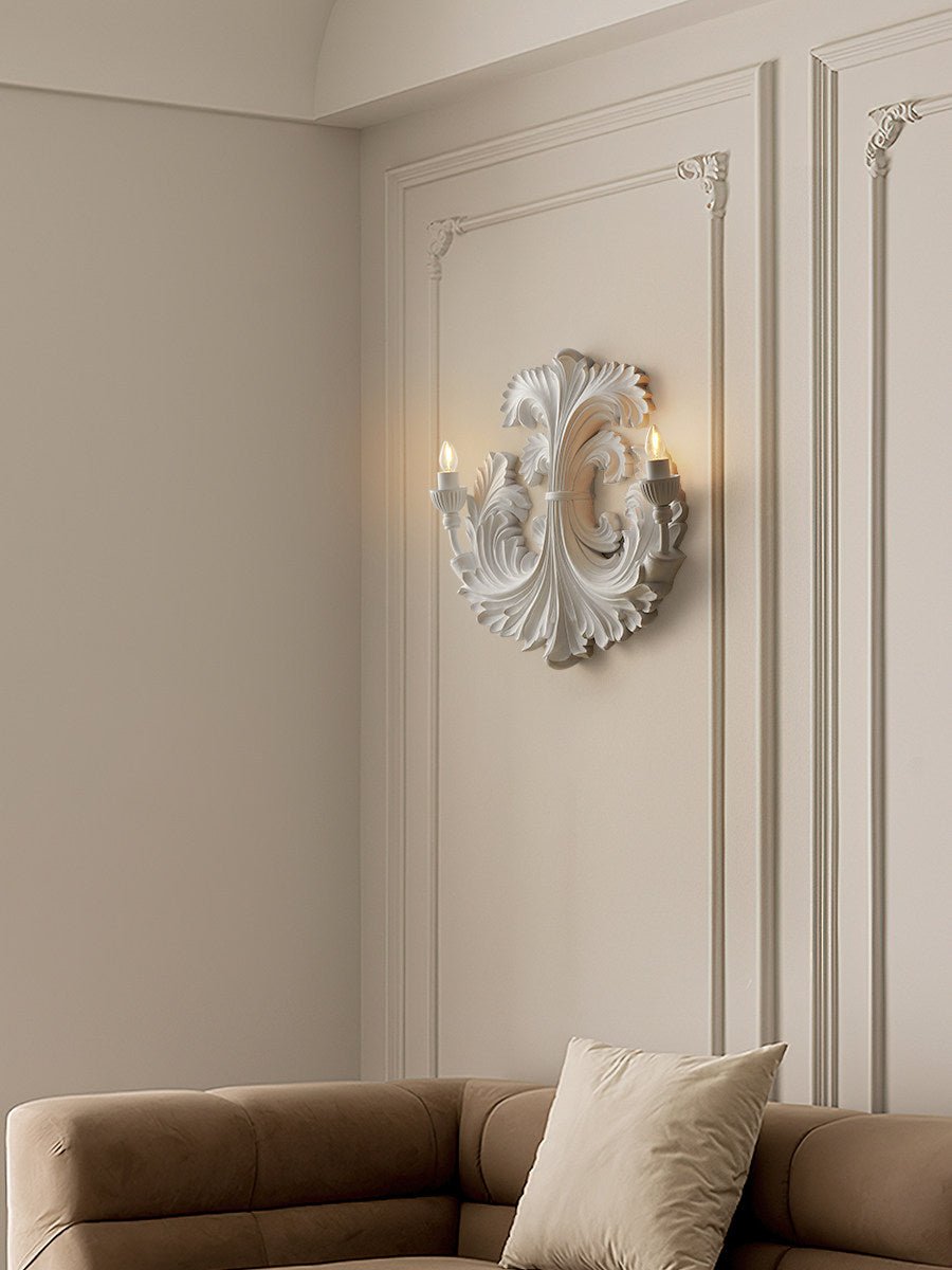 Applique murale baroque classique avec détails floraux en plâtre et double source lumineuse pour éclairage d'ambiance intérieur | Restfield