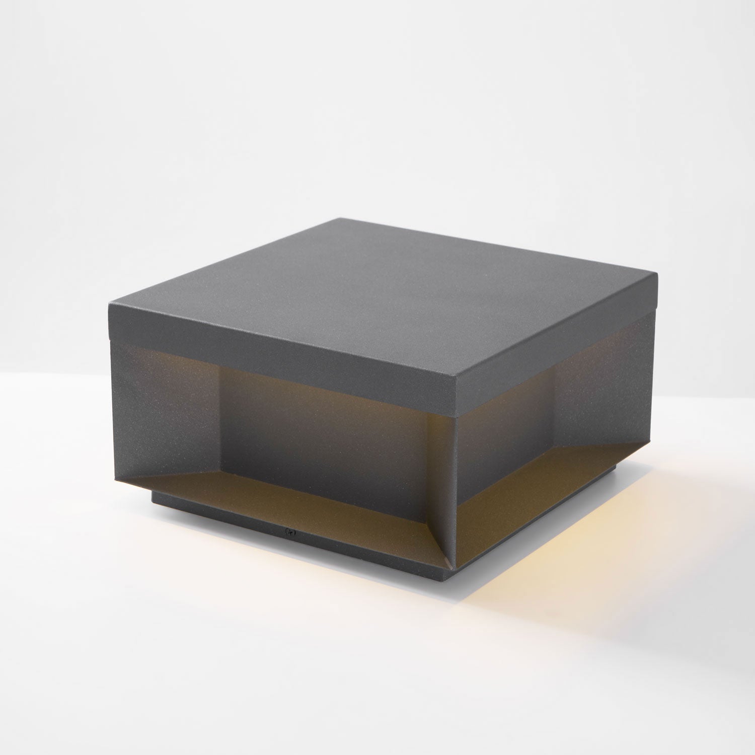 Buiten Tuinlamp Vierkant — Waterdicht IP65 Sokkel Verlichting Zwart Metaal & Matglas — 20×20×10 cm / 30×30×15 cm / 40×40×20 cm / 50×50×35 cm — Solarpaneel of Netaansluiting — 3000K/4000K/6000K — Oprit, Terras, Pad & Hek | Sansoti