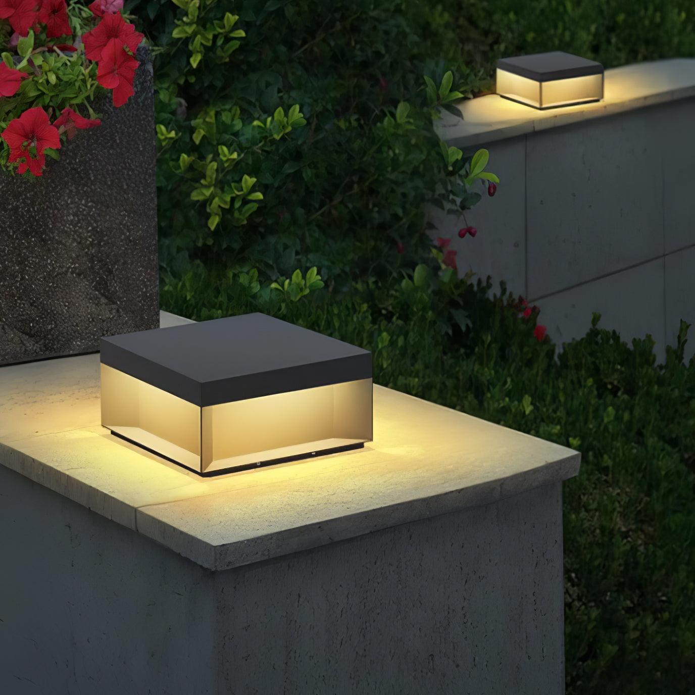Buiten Tuinlamp Vierkant — Waterdicht IP65 Sokkel Verlichting Zwart Metaal & Matglas — 20×20×10 cm / 30×30×15 cm / 40×40×20 cm / 50×50×35 cm — Solarpaneel of Netaansluiting — 3000K/4000K/6000K — Oprit, Terras, Pad & Hek | Sansoti