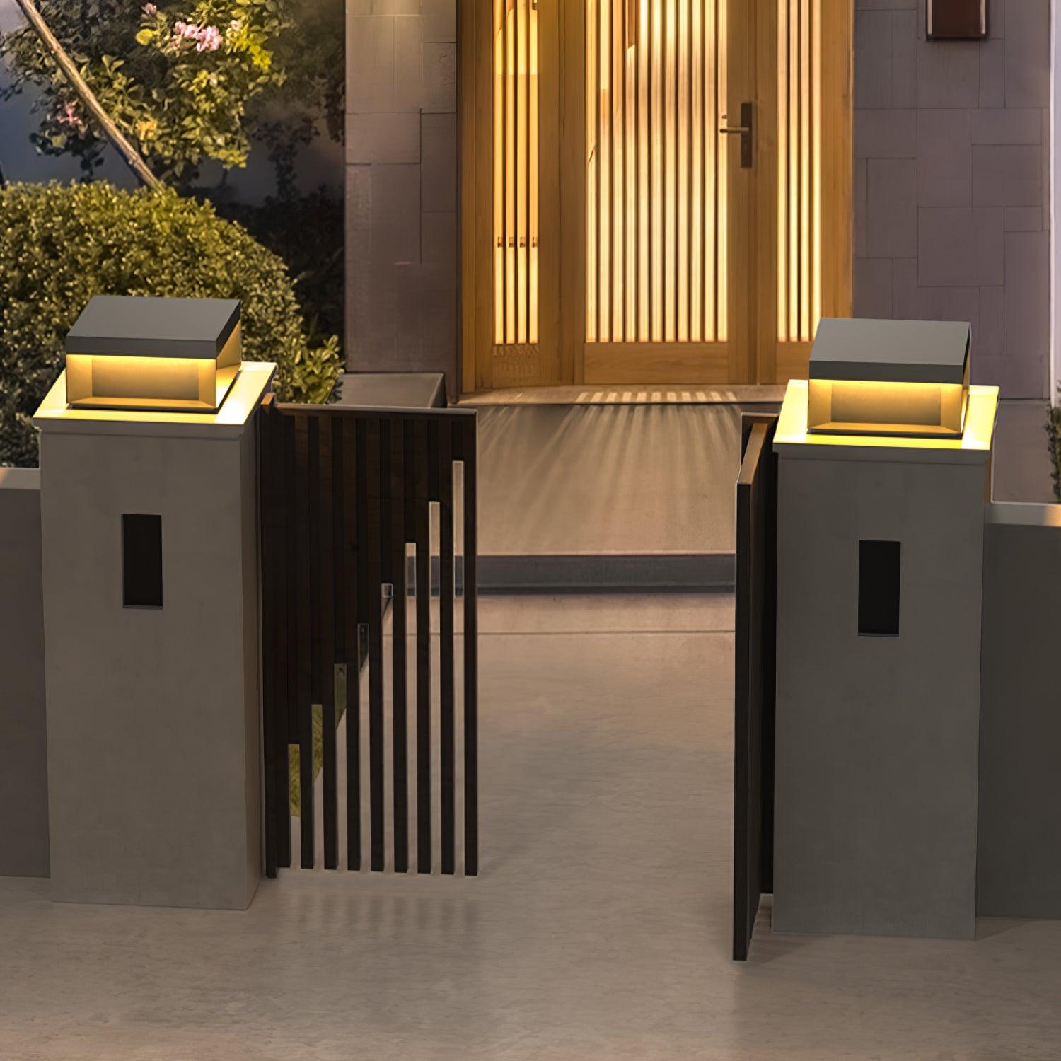 Buiten Tuinlamp Vierkant — Waterdicht IP65 Sokkel Verlichting Zwart Metaal & Matglas — 20×20×10 cm / 30×30×15 cm / 40×40×20 cm / 50×50×35 cm — Solarpaneel of Netaansluiting — 3000K/4000K/6000K — Oprit, Terras, Pad & Hek | Sansoti