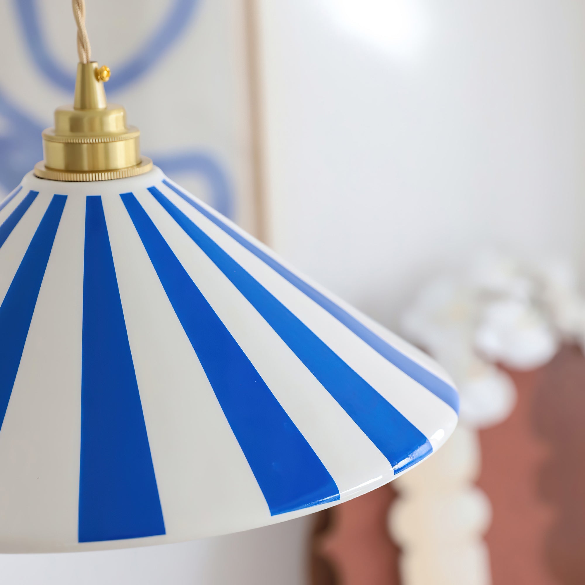 Gestreepte Glazen Hanglamp met Messing Fitting – Dopamine Kleuren Hangende Verlichting voor Keuken Eetkamer | Sansoti
