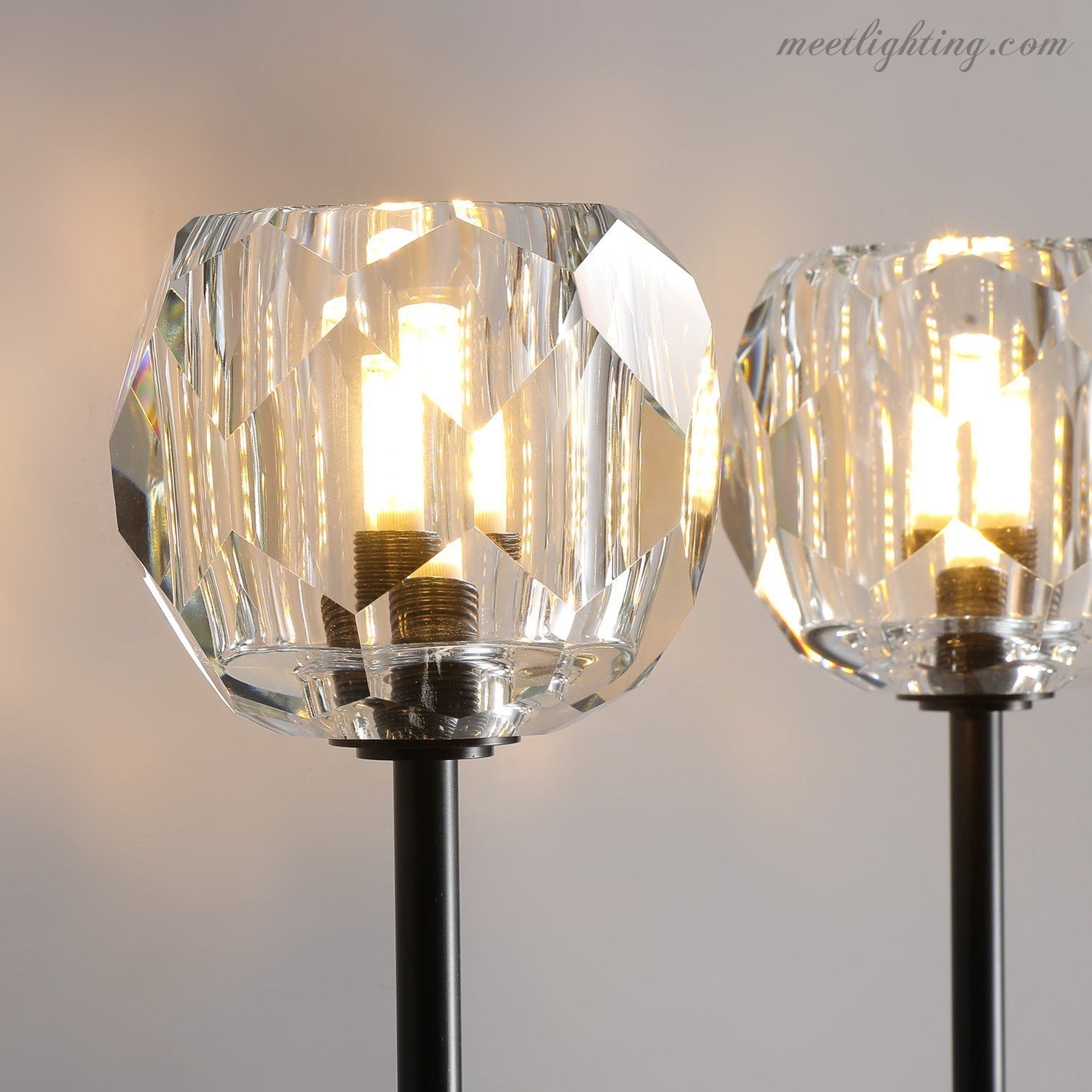 Double applique murale avec boules en verre cristal, laiton, hauteur de 71 cm, verre taillé à la main, éclairage luxueux et moderne pour le salon | Sansoti