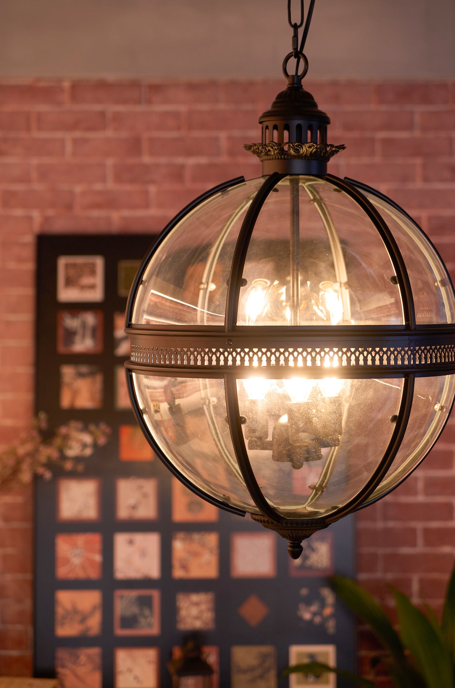 Suspension Baroque Avec Abat-Jours En Verre Et Finition Dorée – Lustre Design Luxe 3 Lumières | Restfield