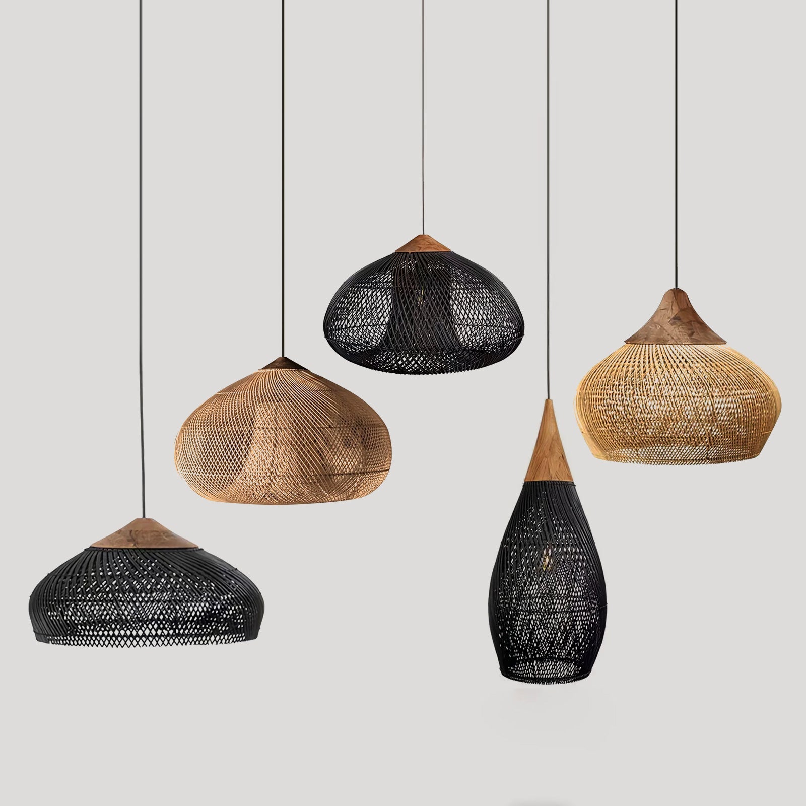 Handgevlochten Rotan Hanglamp – Javaanse Vlechtkunst in 4 Vormen & 3 Maten – Naturel of Zwart Rotan – E26/E27 Fitting – Scandinavisch Woonlicht | Sansoti