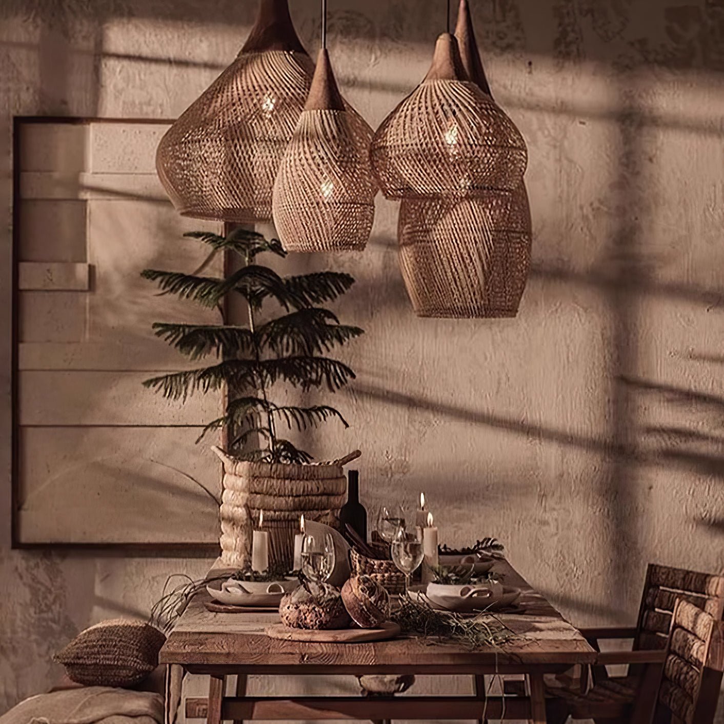Handgevlochten Rotan Hanglamp – Javaanse Vlechtkunst in 4 Vormen & 3 Maten – Naturel of Zwart Rotan – E26/E27 Fitting – Scandinavisch Woonlicht | Sansoti