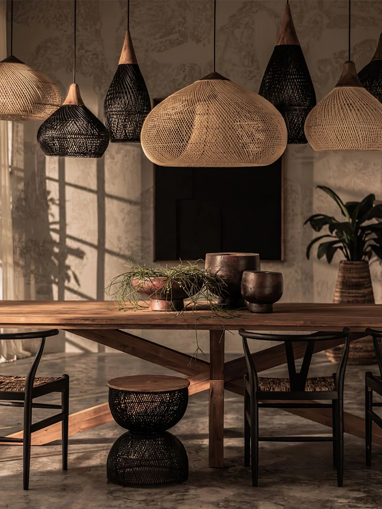 Handgevlochten Rotan Hanglamp – Javaanse Vlechtkunst in 4 Vormen & 3 Maten – Naturel of Zwart Rotan – E26/E27 Fitting – Scandinavisch Woonlicht | Sansoti