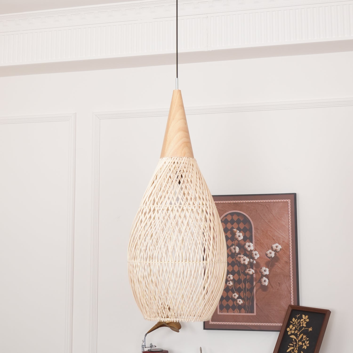 Handgevlochten Rotan Hanglamp – Javaanse Vlechtkunst in 4 Vormen & 3 Maten – Naturel of Zwart Rotan – E26/E27 Fitting – Scandinavisch Woonlicht | Sansoti