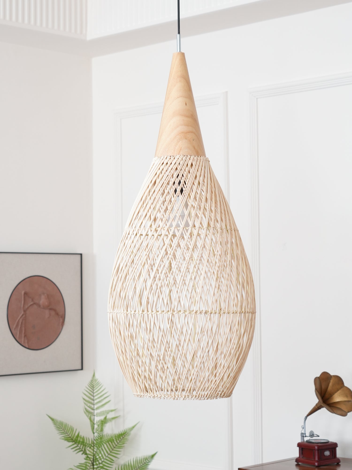 Handgevlochten Rotan Hanglamp – Javaanse Vlechtkunst in 4 Vormen & 3 Maten – Naturel of Zwart Rotan – E26/E27 Fitting – Scandinavisch Woonlicht | Sansoti