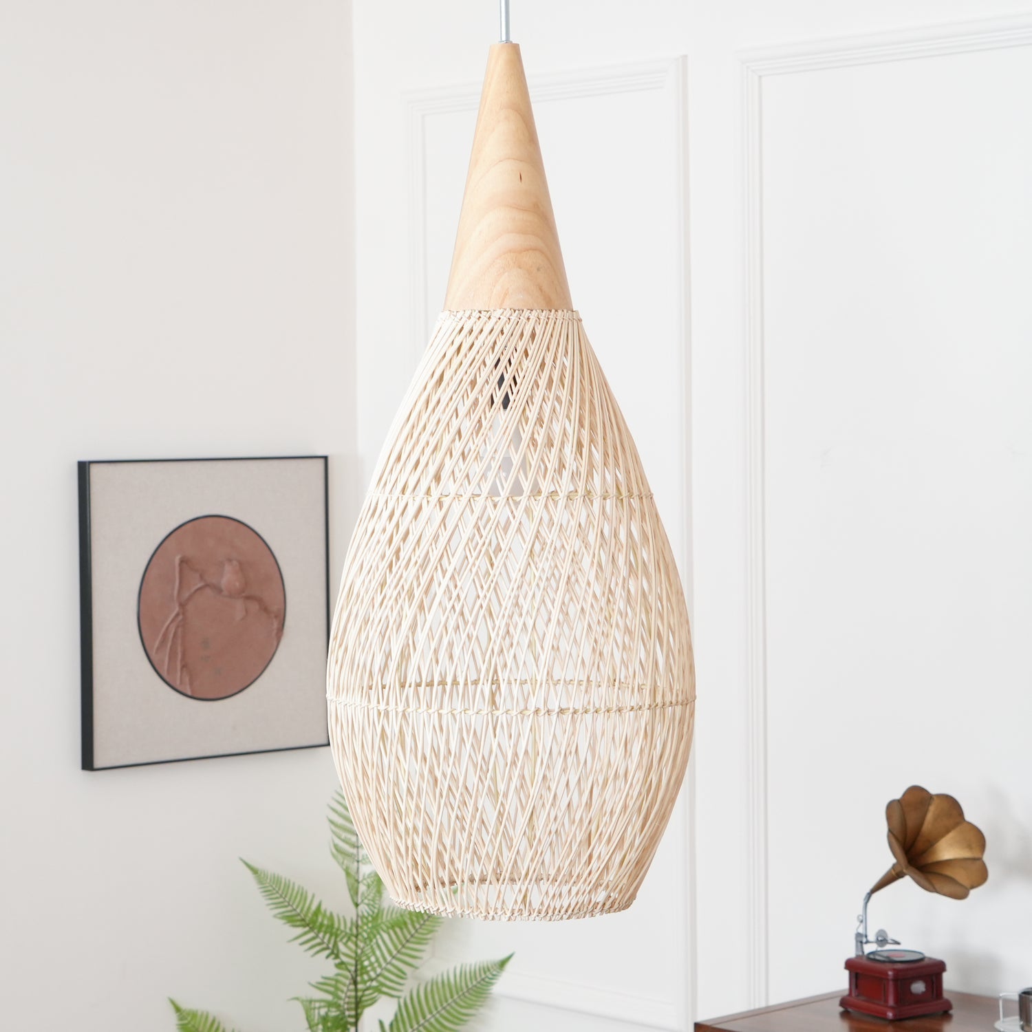 Handgevlochten Rotan Hanglamp – Javaanse Vlechtkunst in 4 Vormen & 3 Maten – Naturel of Zwart Rotan – E26/E27 Fitting – Scandinavisch Woonlicht | Sansoti