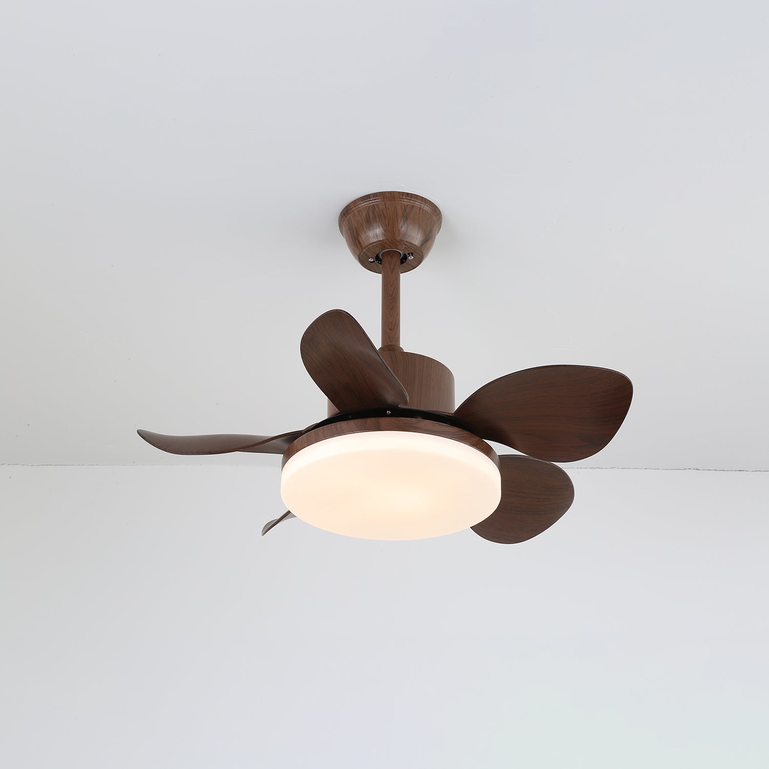 Plafondventilator Alenya met Houtlook en Geïntegreerde Verlichting Ø55cm 48W Grijsbruine Bladeren voor Alle Seizoenen | Sansoti