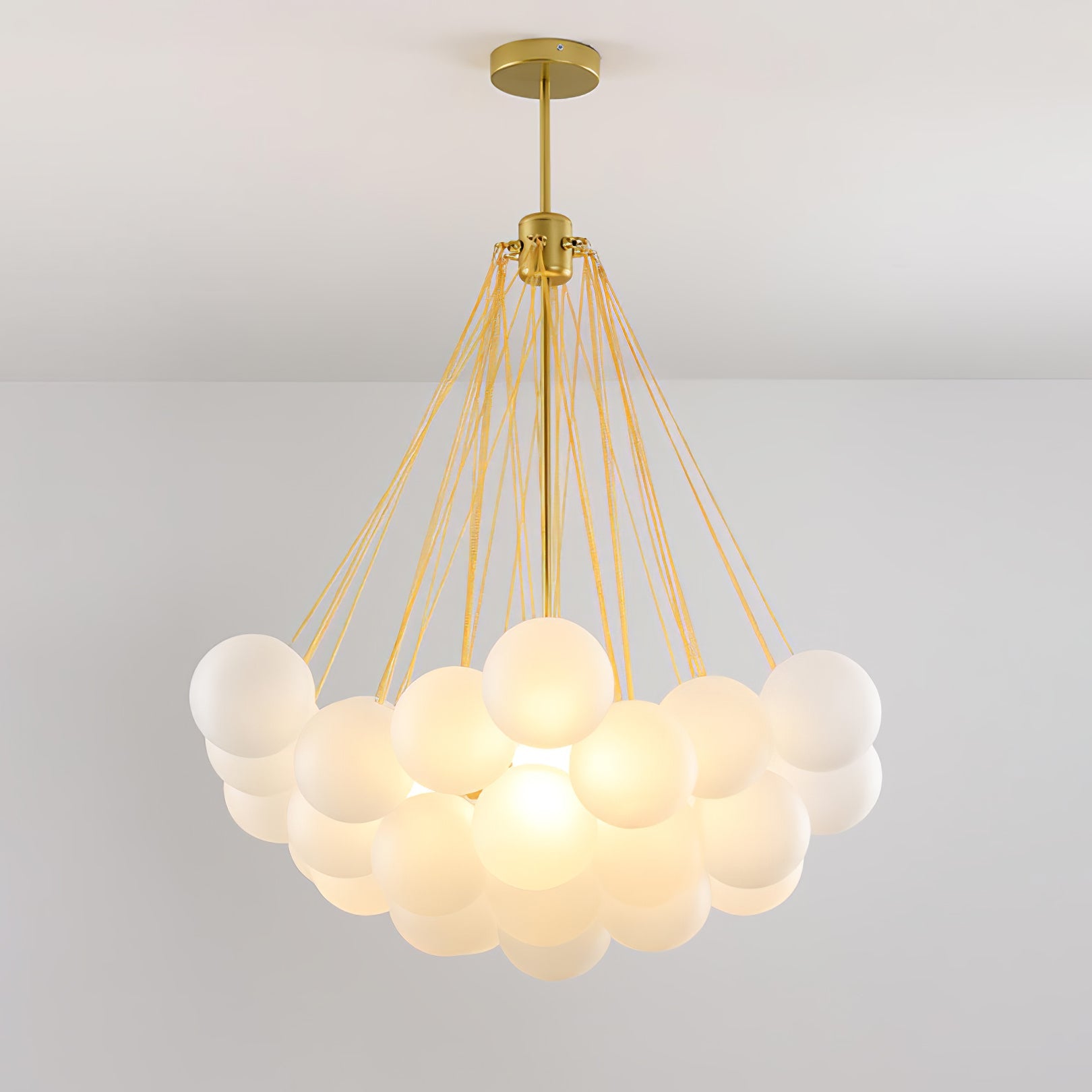 Handbewerkte Glazen Bollenkandelaar met Natuurlijke Lichtverstrooiing – Elegante 19th-Century Glastechniek voor Warme Sfeer | Sansoti