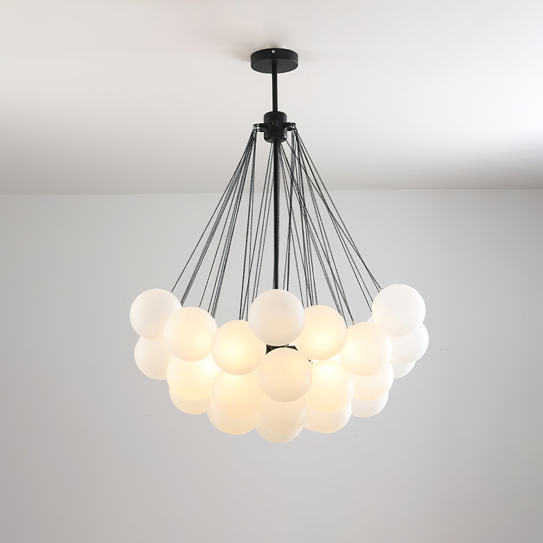 Handbewerkte Glazen Bollenkandelaar met Natuurlijke Lichtverstrooiing – Elegante 19th-Century Glastechniek voor Warme Sfeer | Sansoti