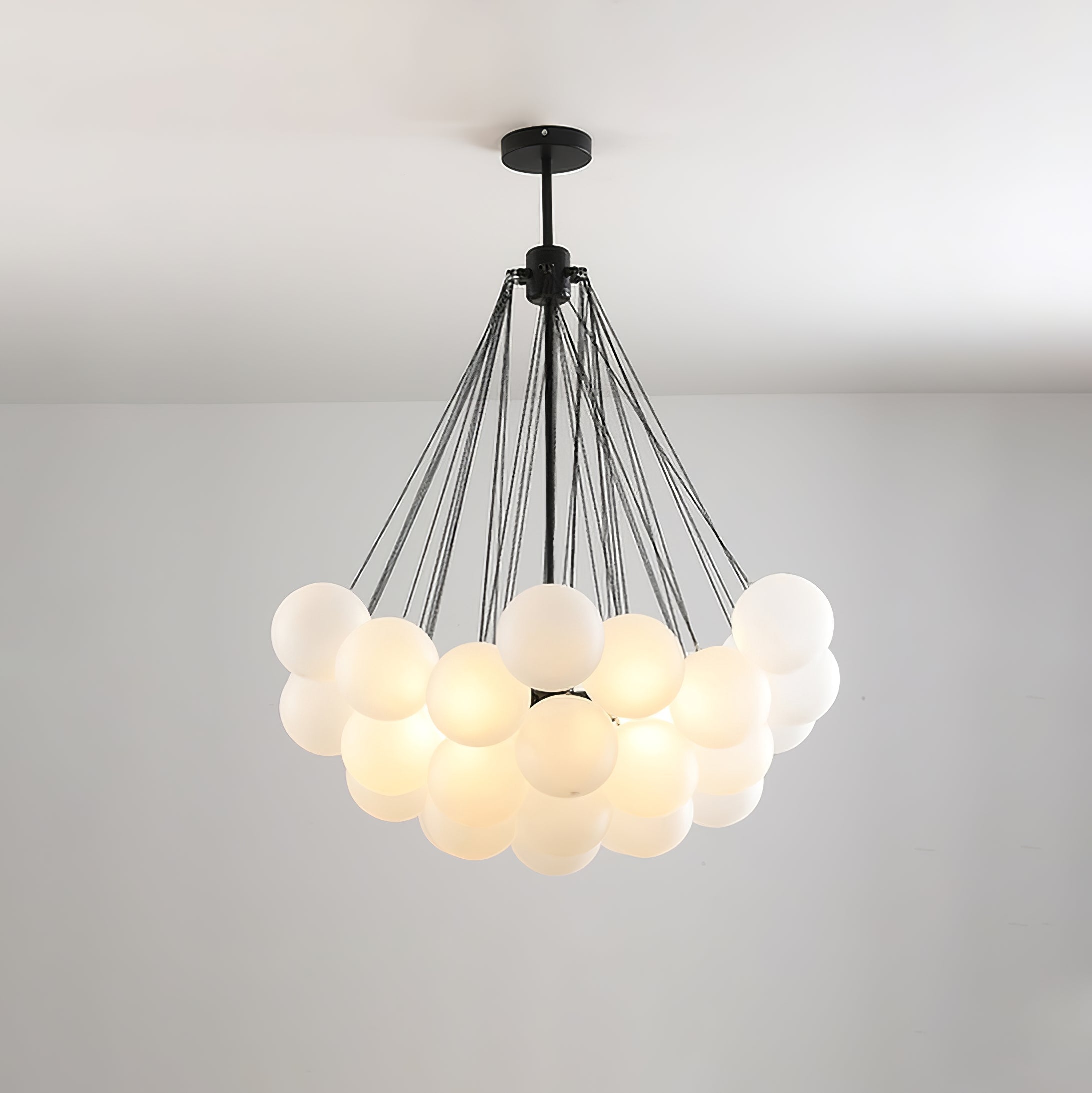 Handbewerkte Glazen Bollenkandelaar met Natuurlijke Lichtverstrooiing – Elegante 19th-Century Glastechniek voor Warme Sfeer | Sansoti