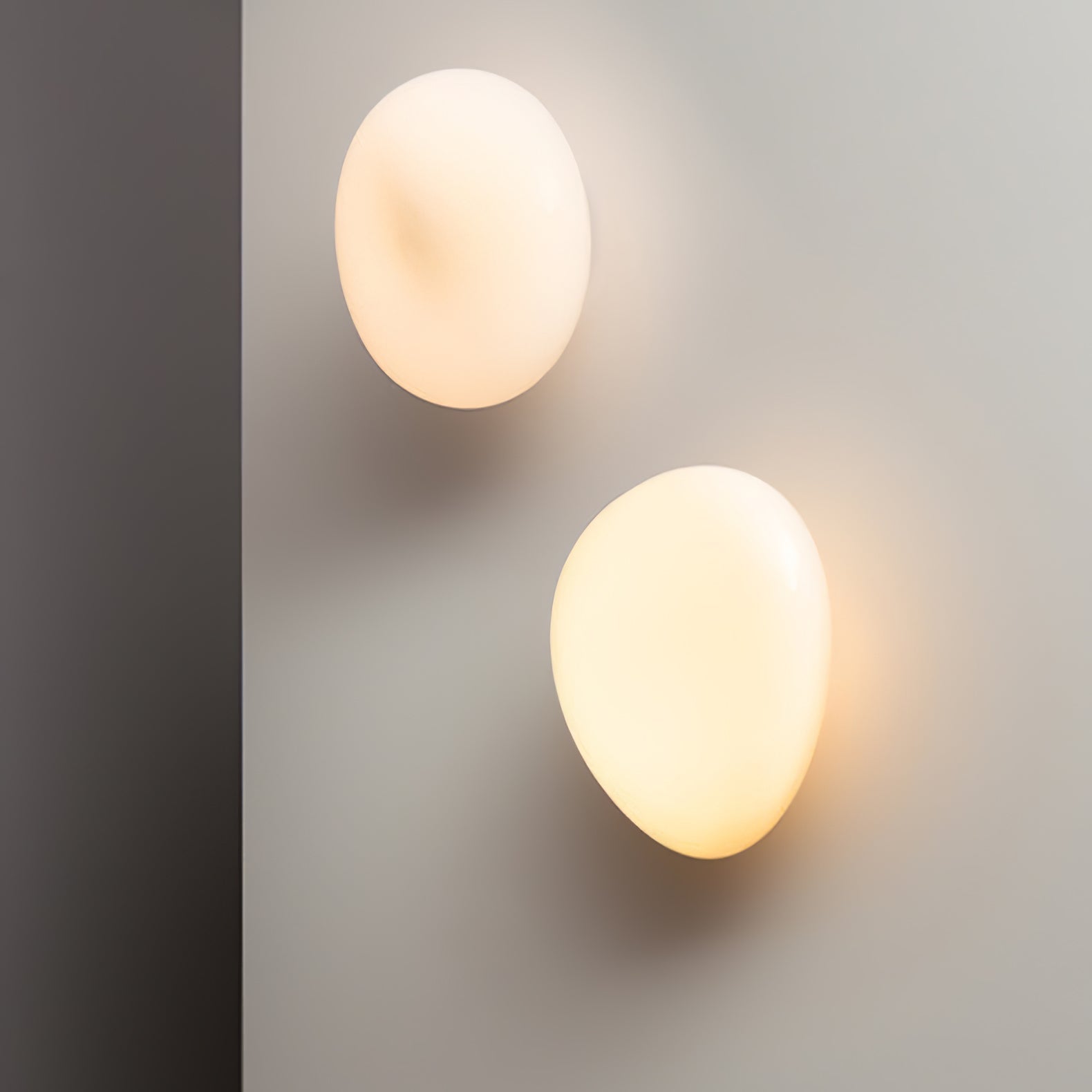 Glazen Wandlamp met Handgeblazen Bubble-Glas – Sculptuur Verlichting Scandinavisch Design – Verkrijgbaar in 4 Unieke Modellen & 4 Kleuren | Sansoti